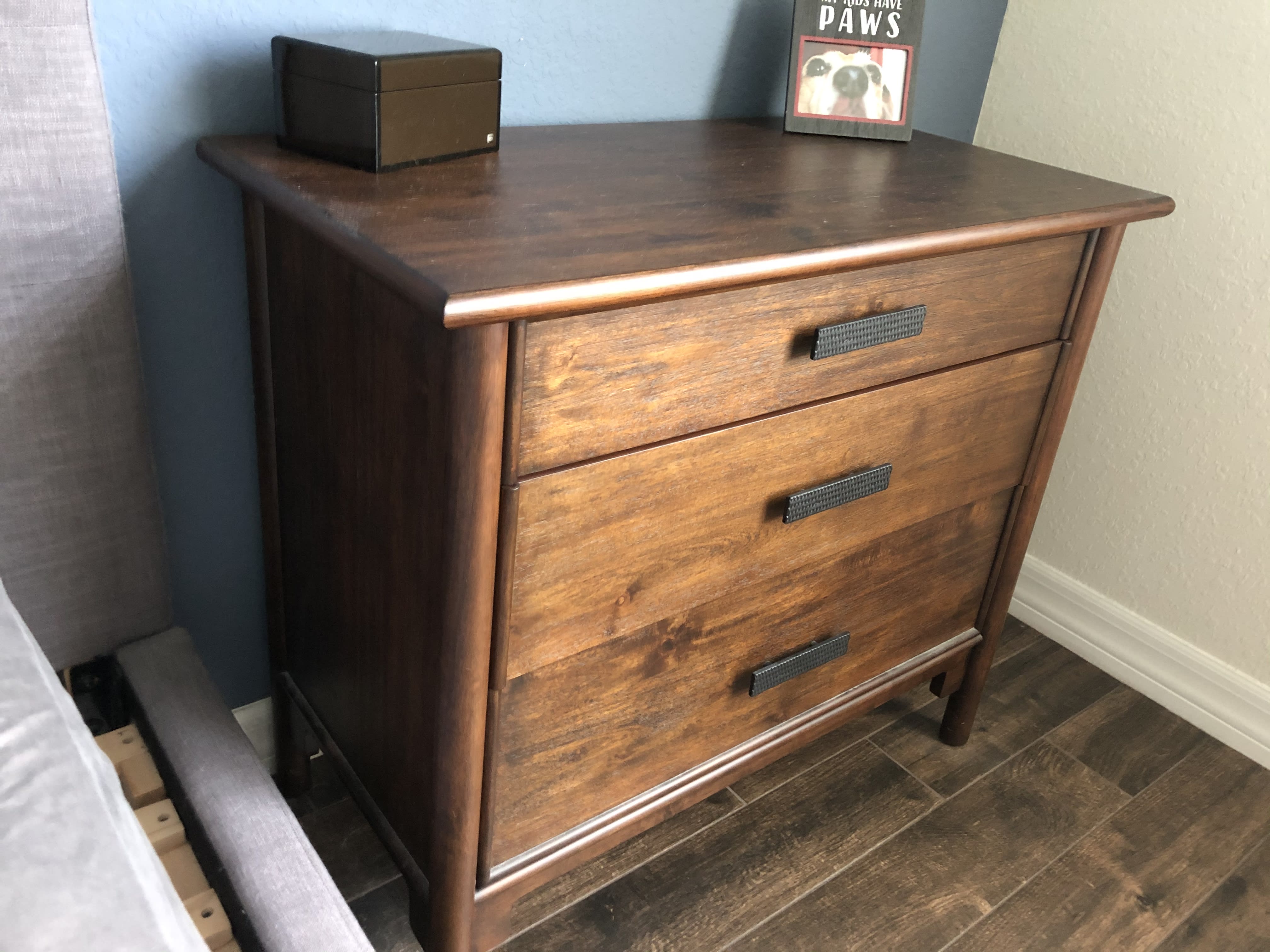 Customer Dresser thumbnail 3