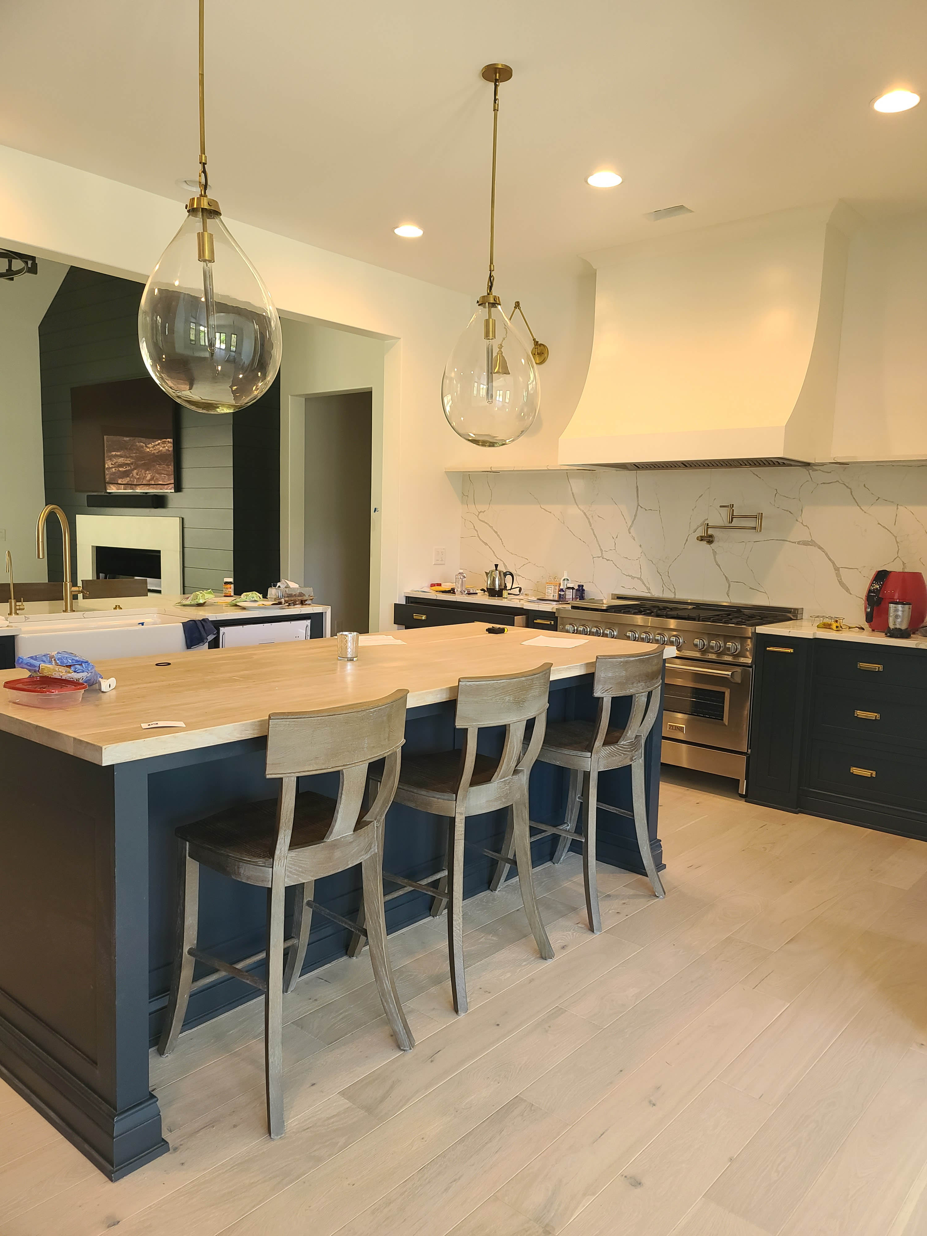 Customer Dinning Table thumbnail 4