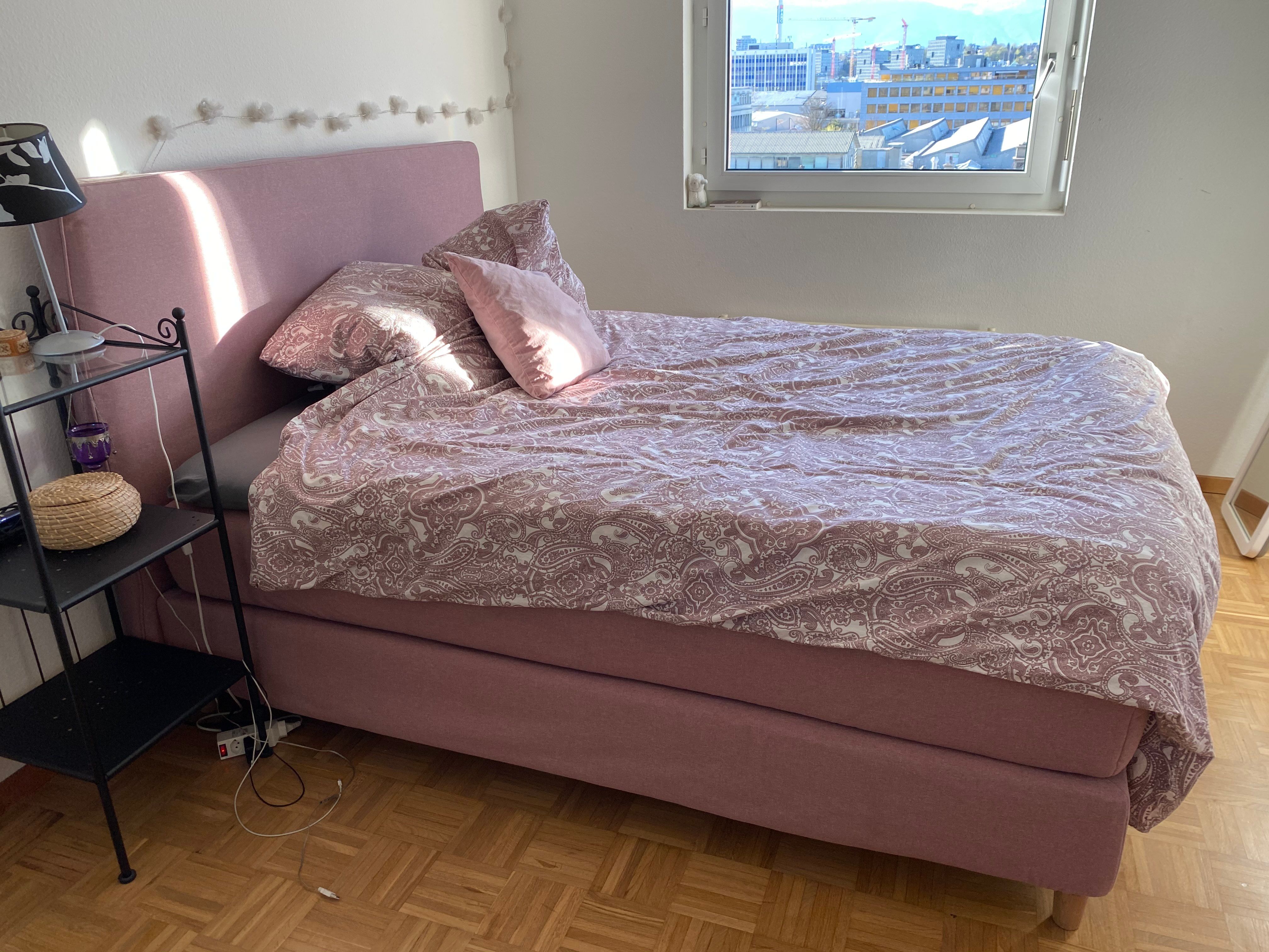 Customer Bed thumbnail 4