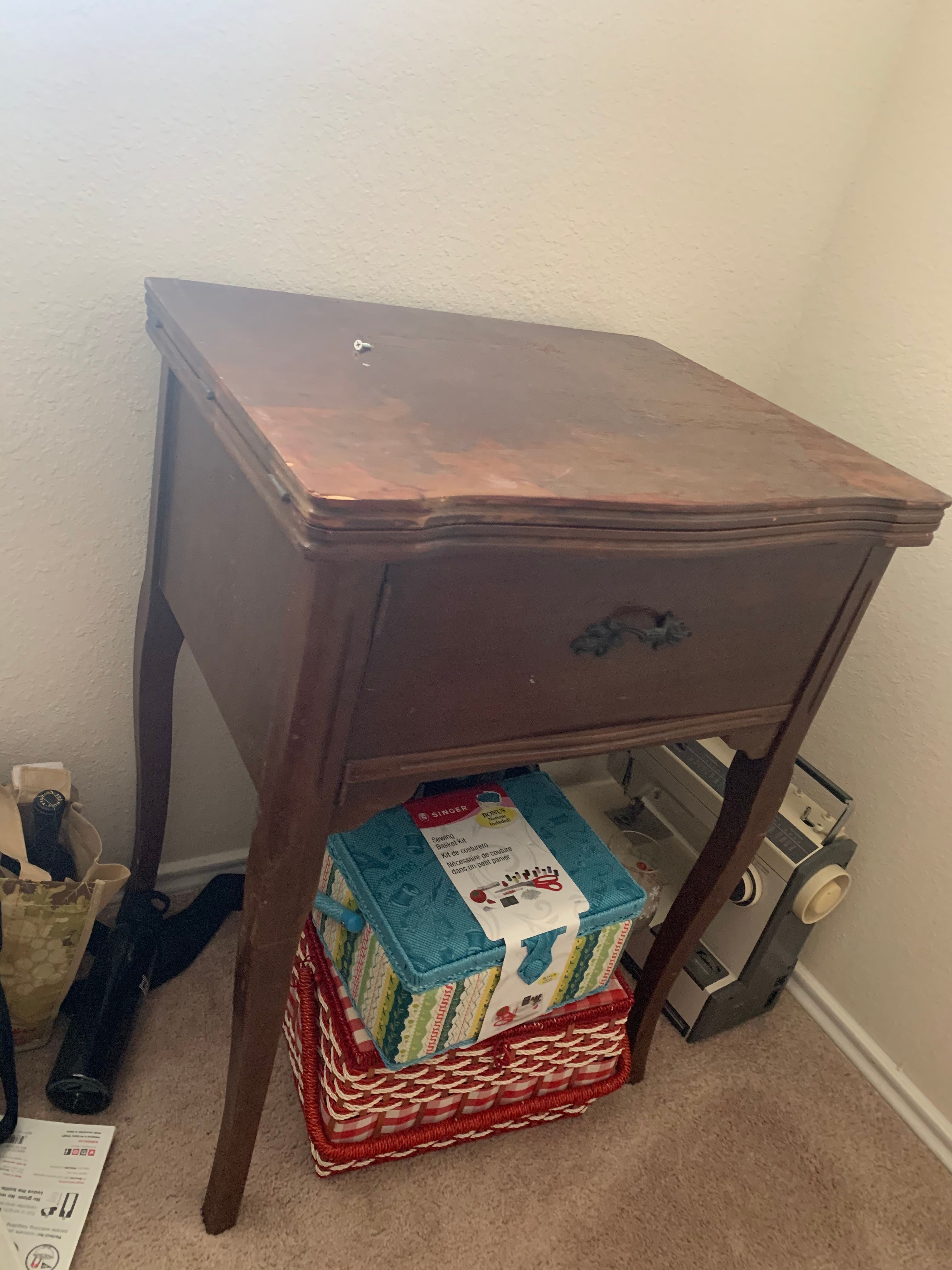 CUSTOMER SEWING TABLE thumbnail 2