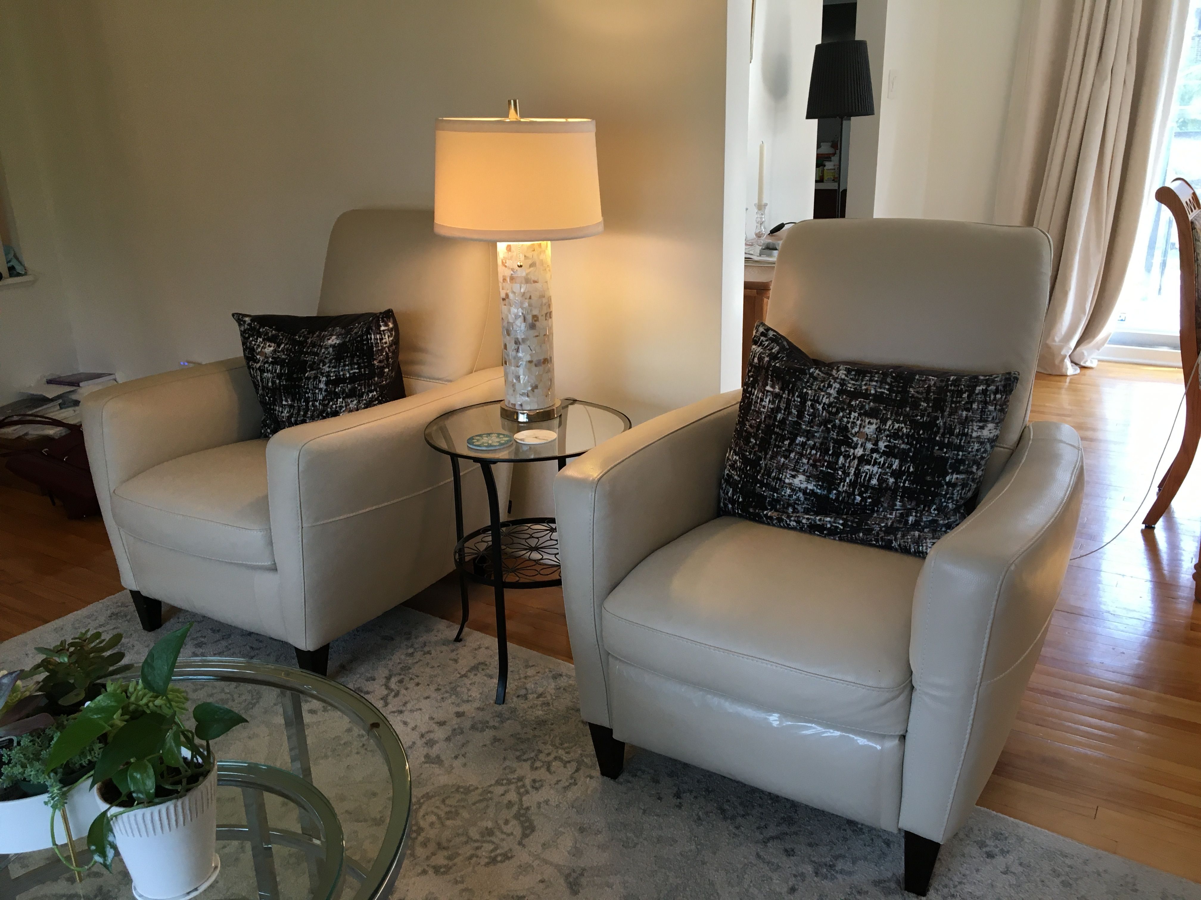 Customer_Leather recliner Chair thumbnail 4