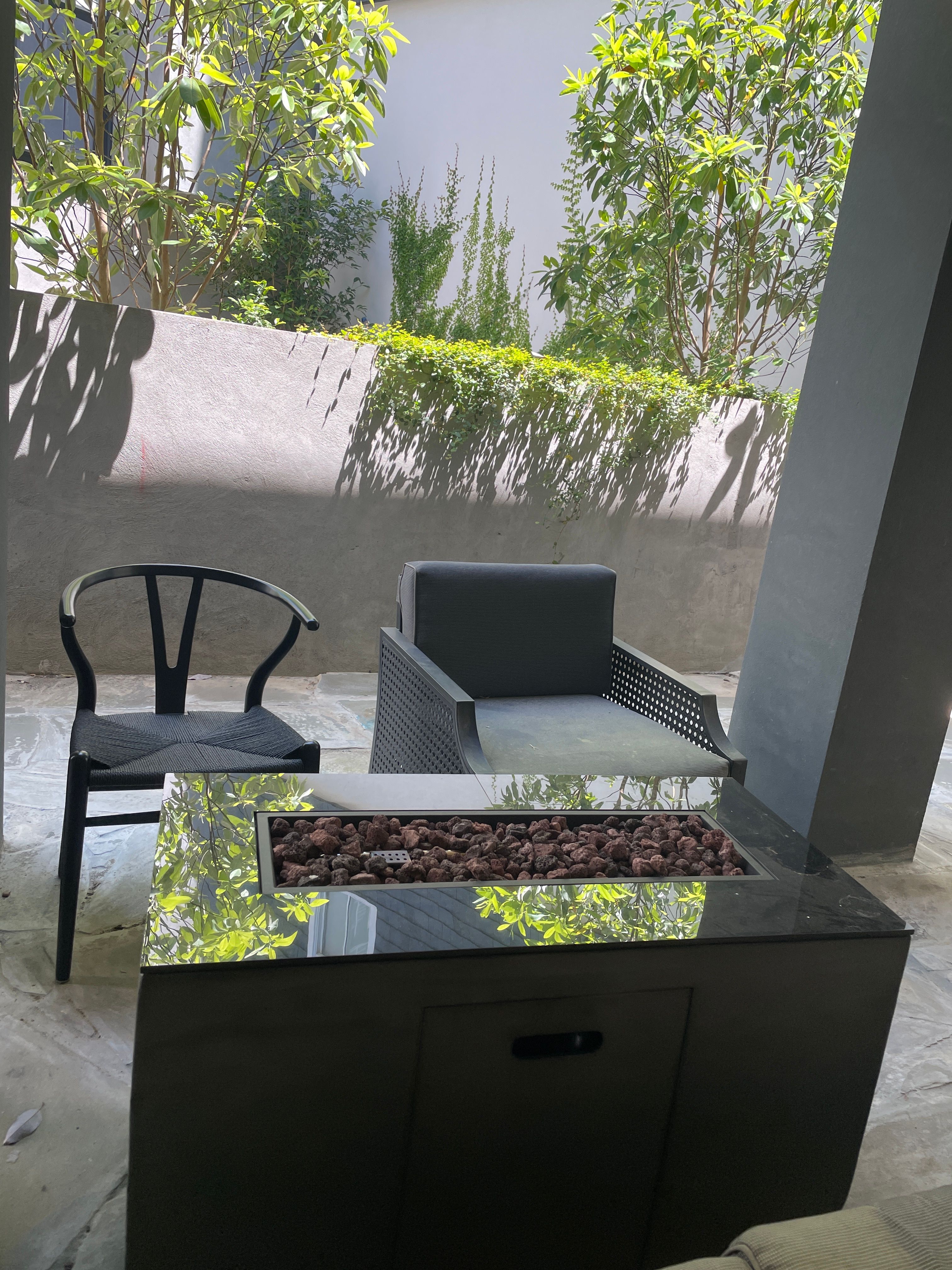customer coffee table thumbnail 5