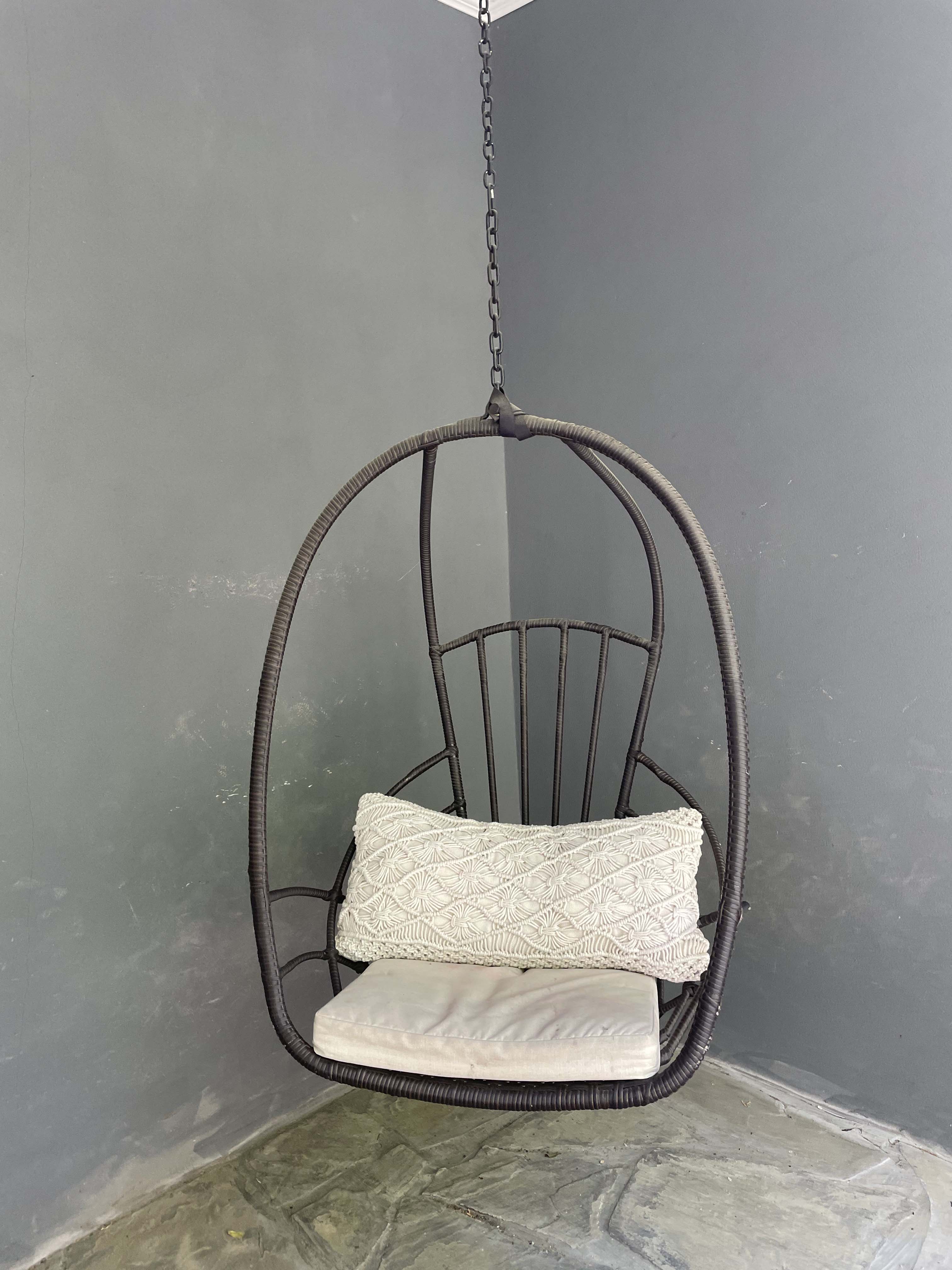 customer swing chair thumbnail 4