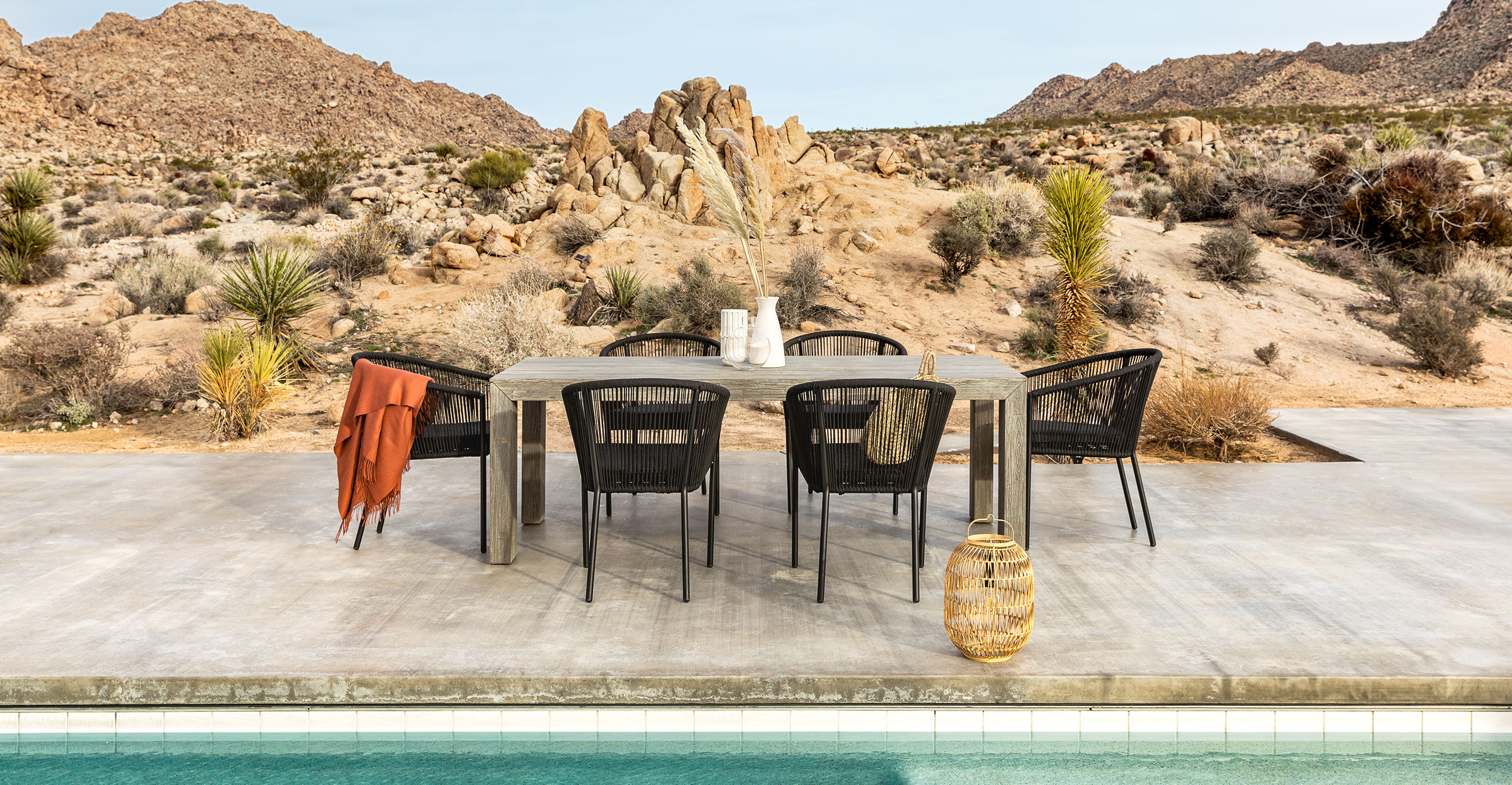 Atica Dining Table- 6-8 people thumbnail 3