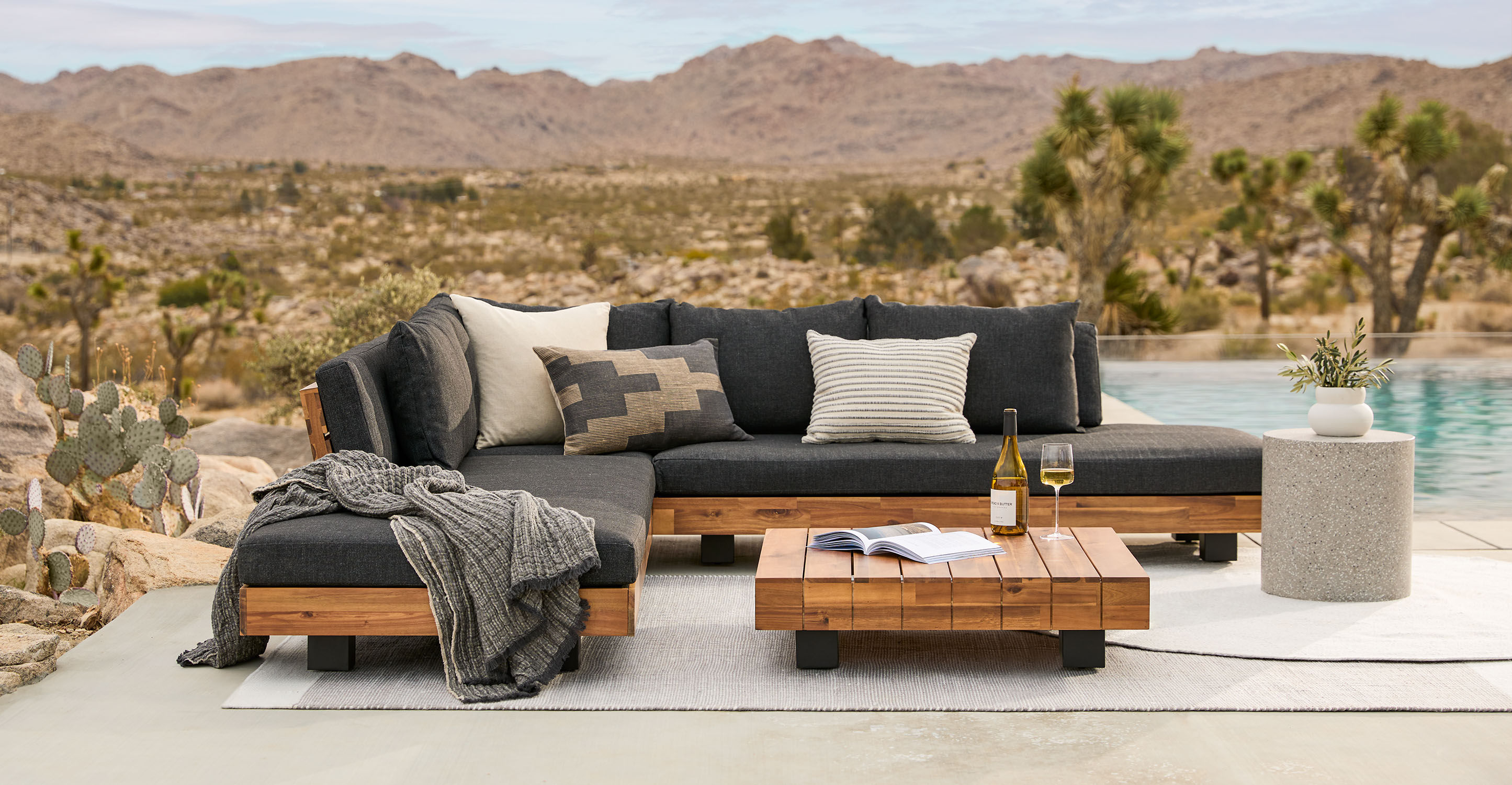 Lubek Slate Gray Sectional Set thumbnail 2