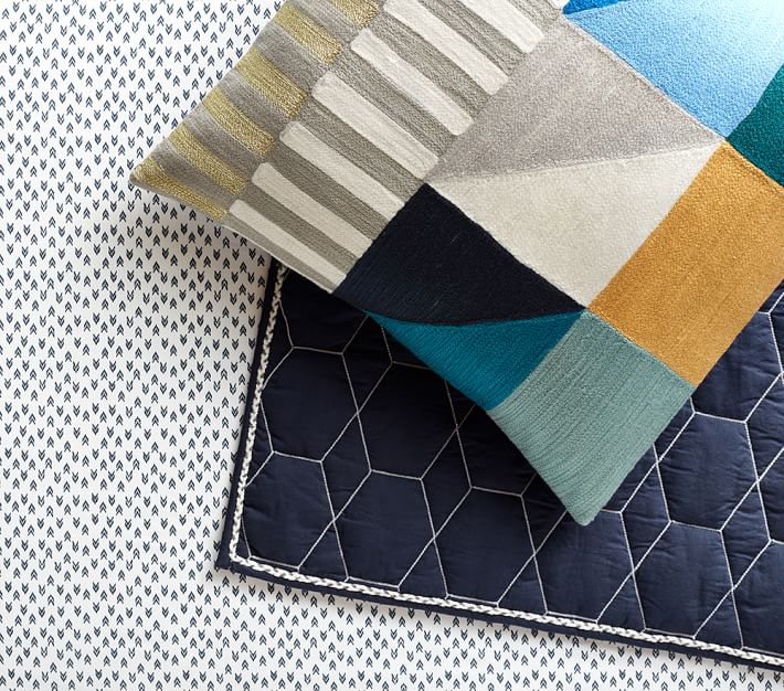 WEST ELM PBK HONEYCOMB TODDLER QUILT thumbnail 2