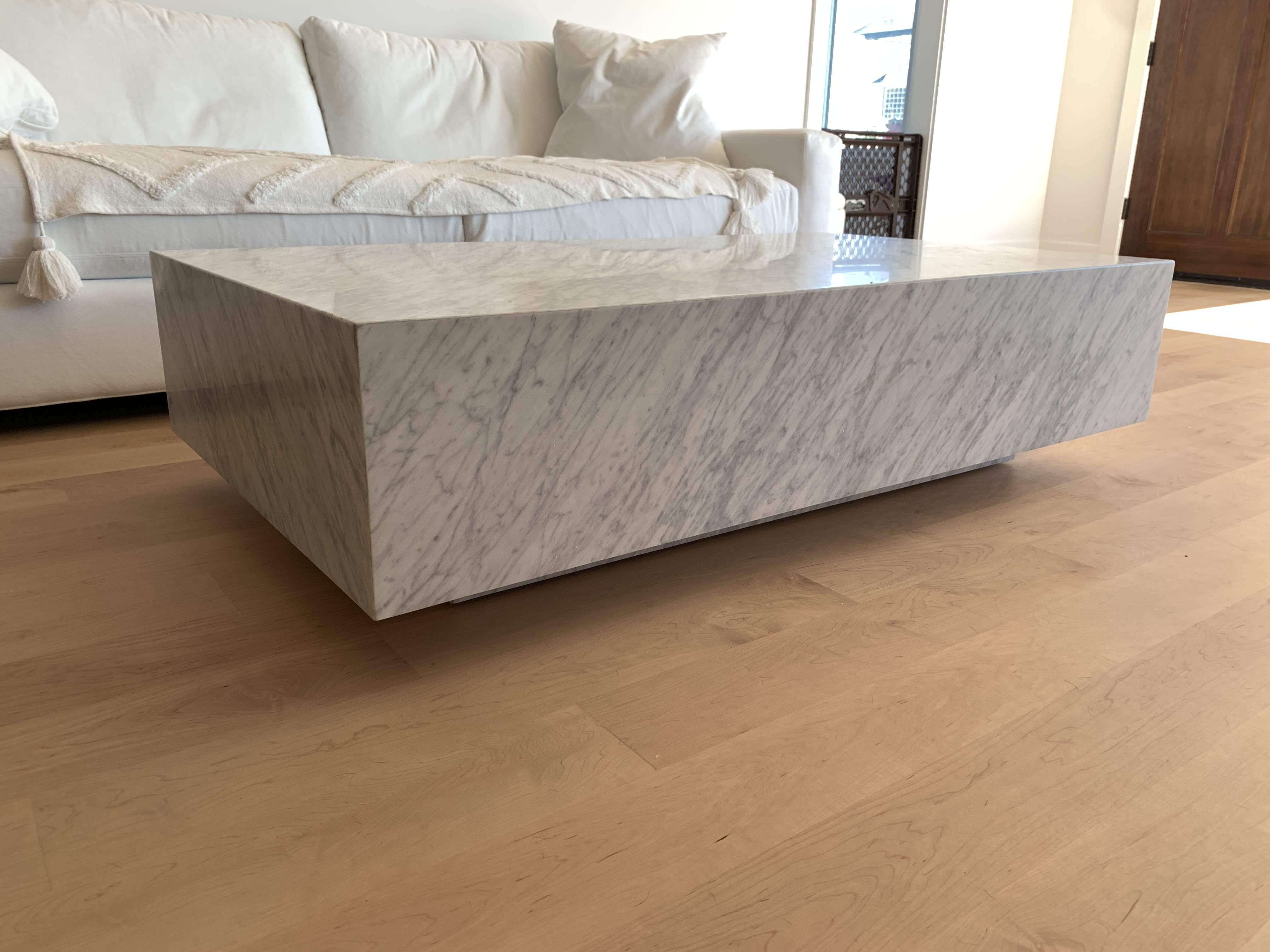 CUSTOMER COFFEE TABLE thumbnail 3