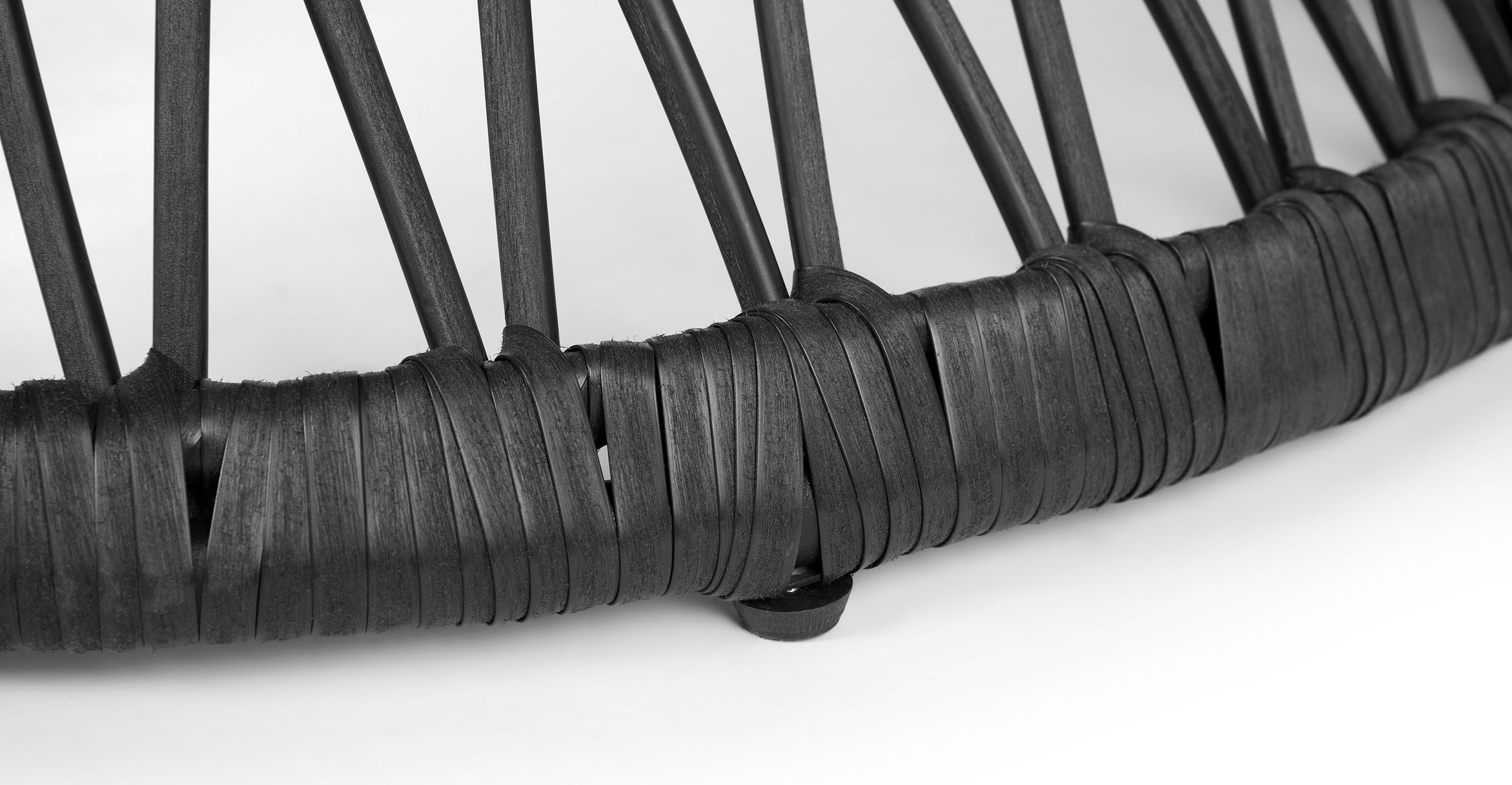 CALLIOPE BLACK DINING TABLE thumbnail 3