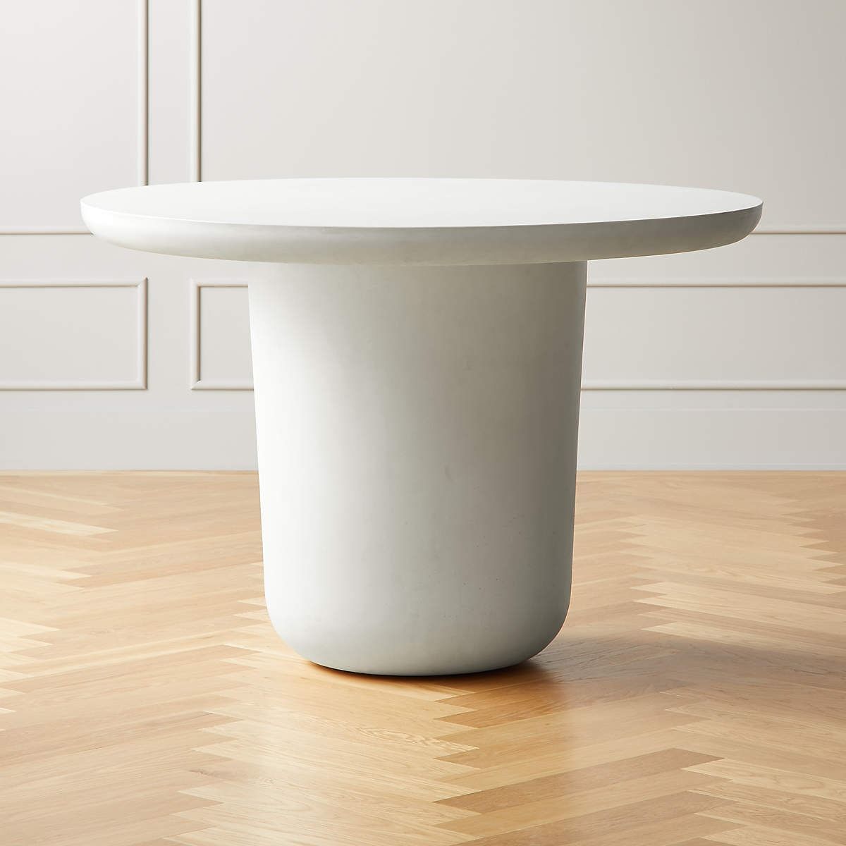 LOLA ROUND CONCRETE DINING TABLE thumbnail 2