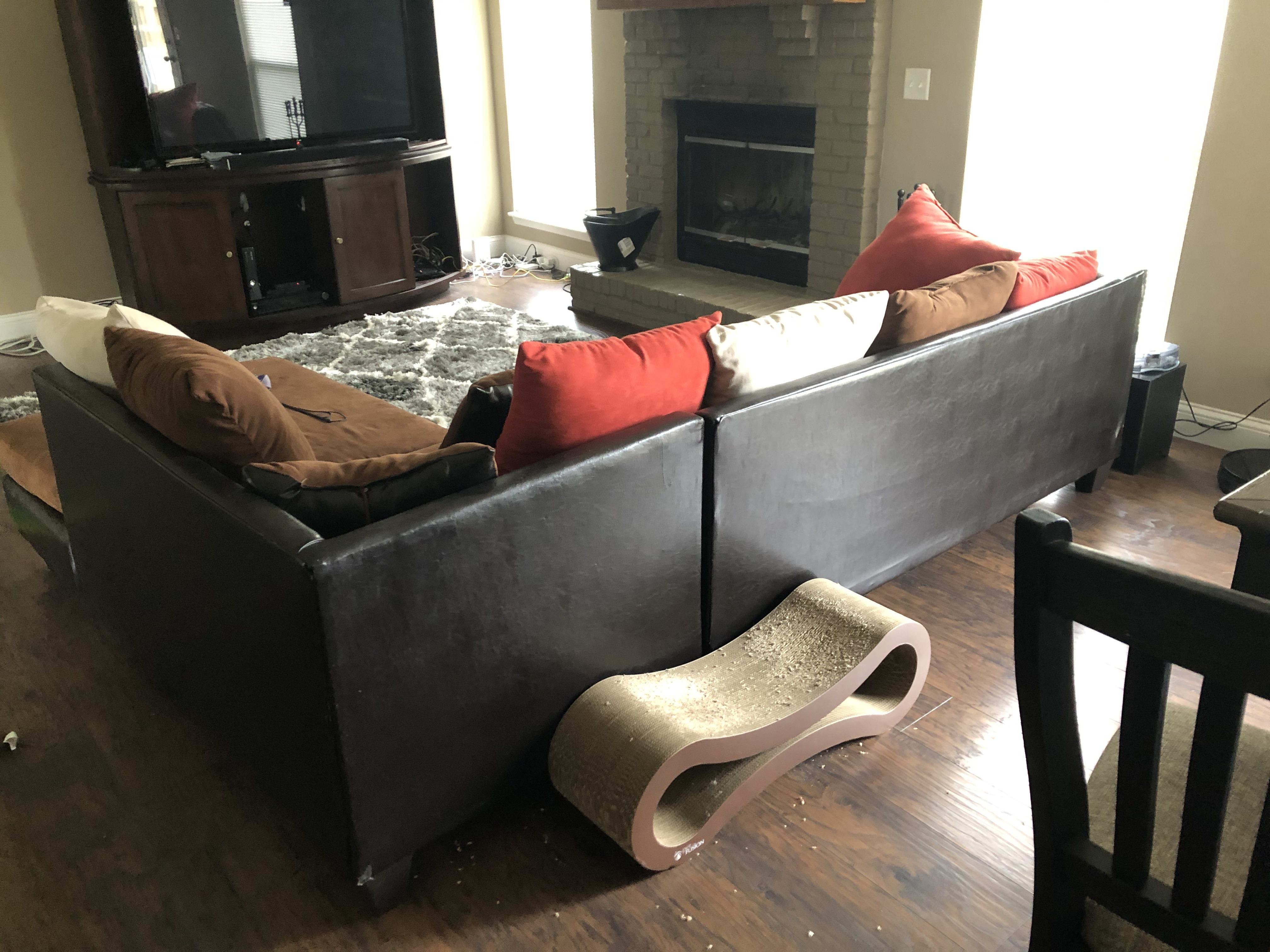 CUSTOMER COUCH thumbnail 3