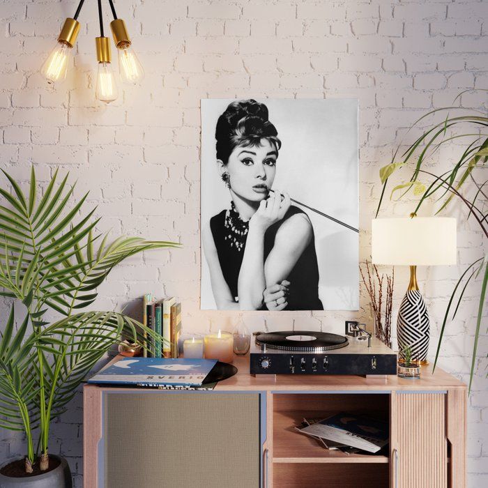 AUDREY HEPBURN PORTRAIT BLACK AND WHITE VINTAGE ART POSTER UNFRAME thumbnail 2