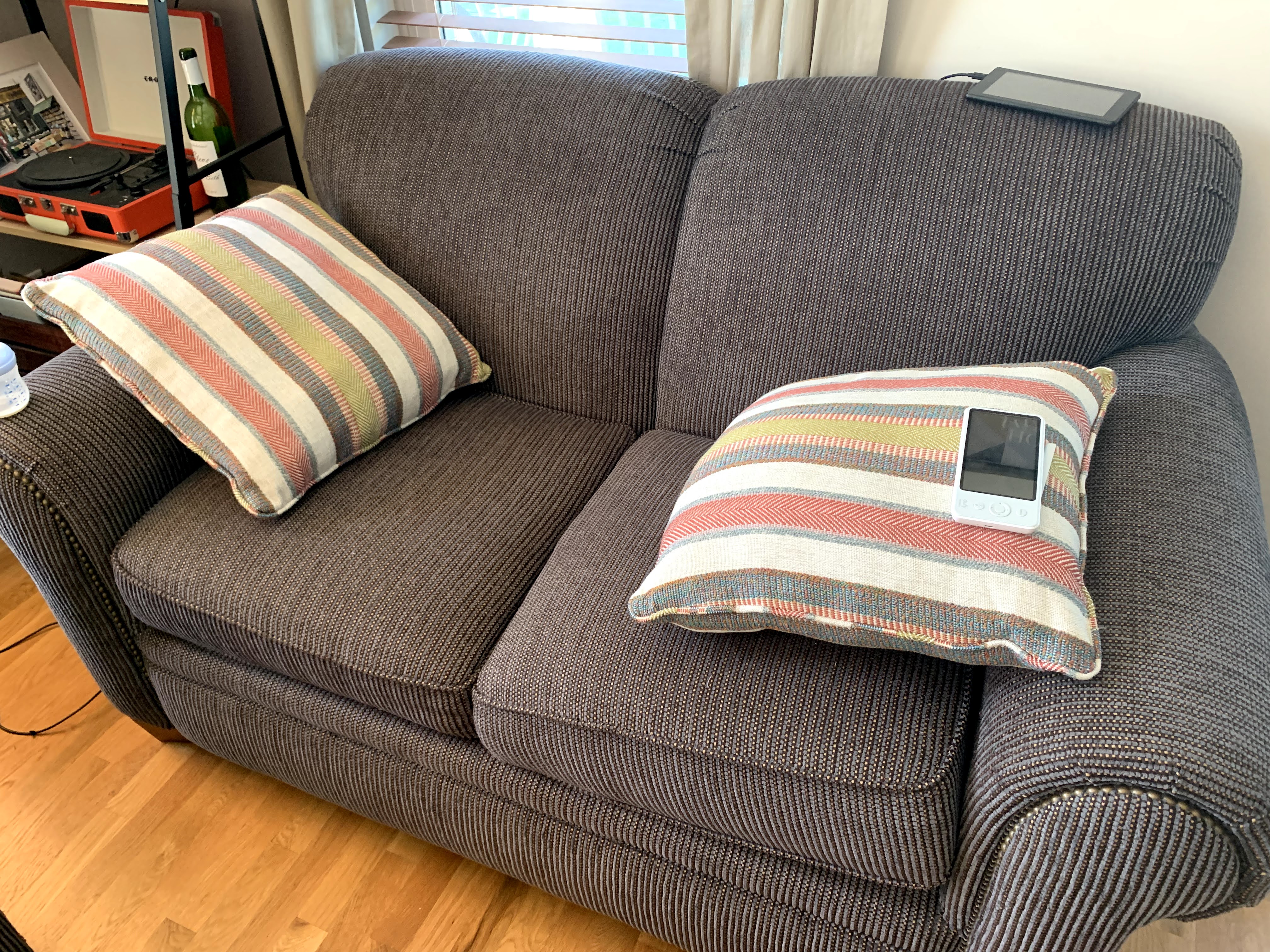 CUSTOMER LOVESEAT thumbnail 3