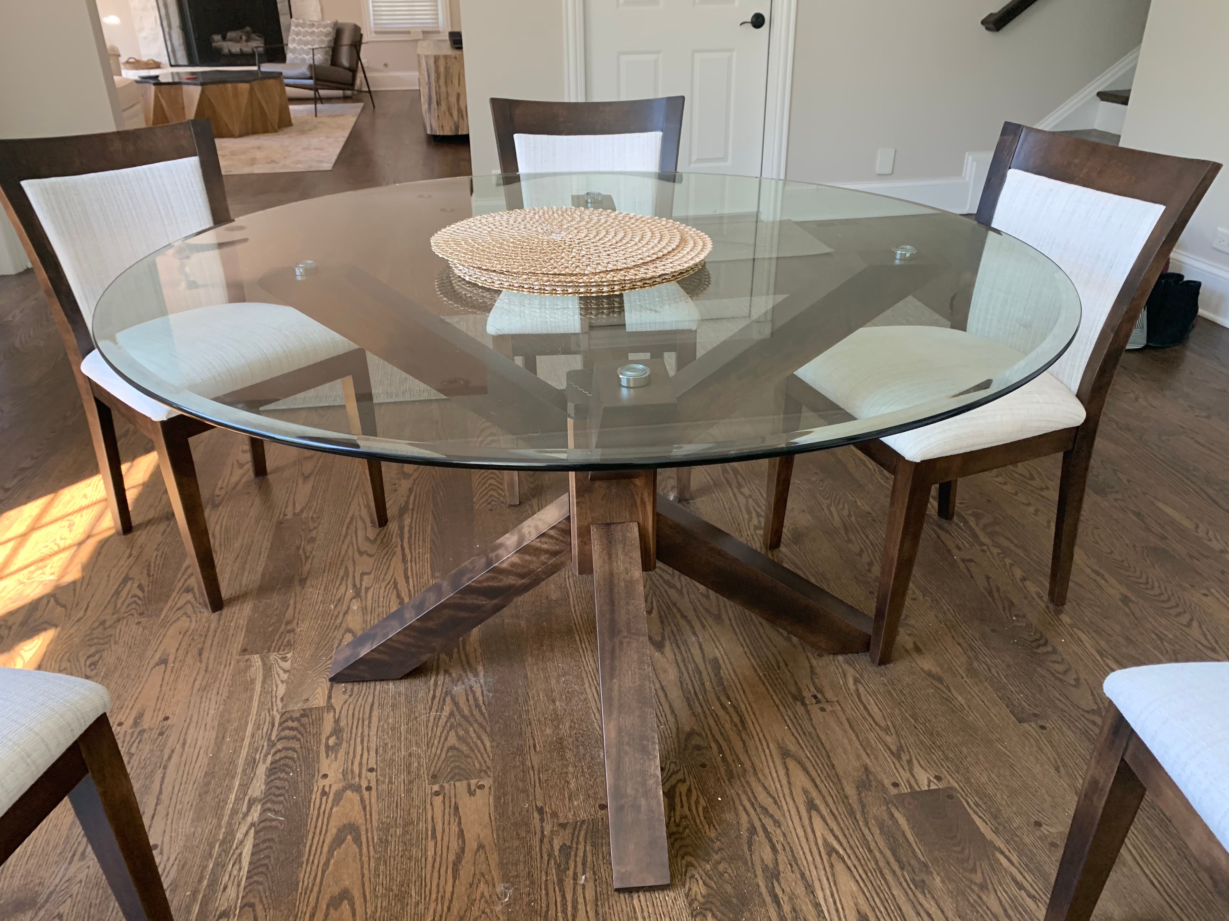 CUSTOMER DINING TABLE thumbnail 2