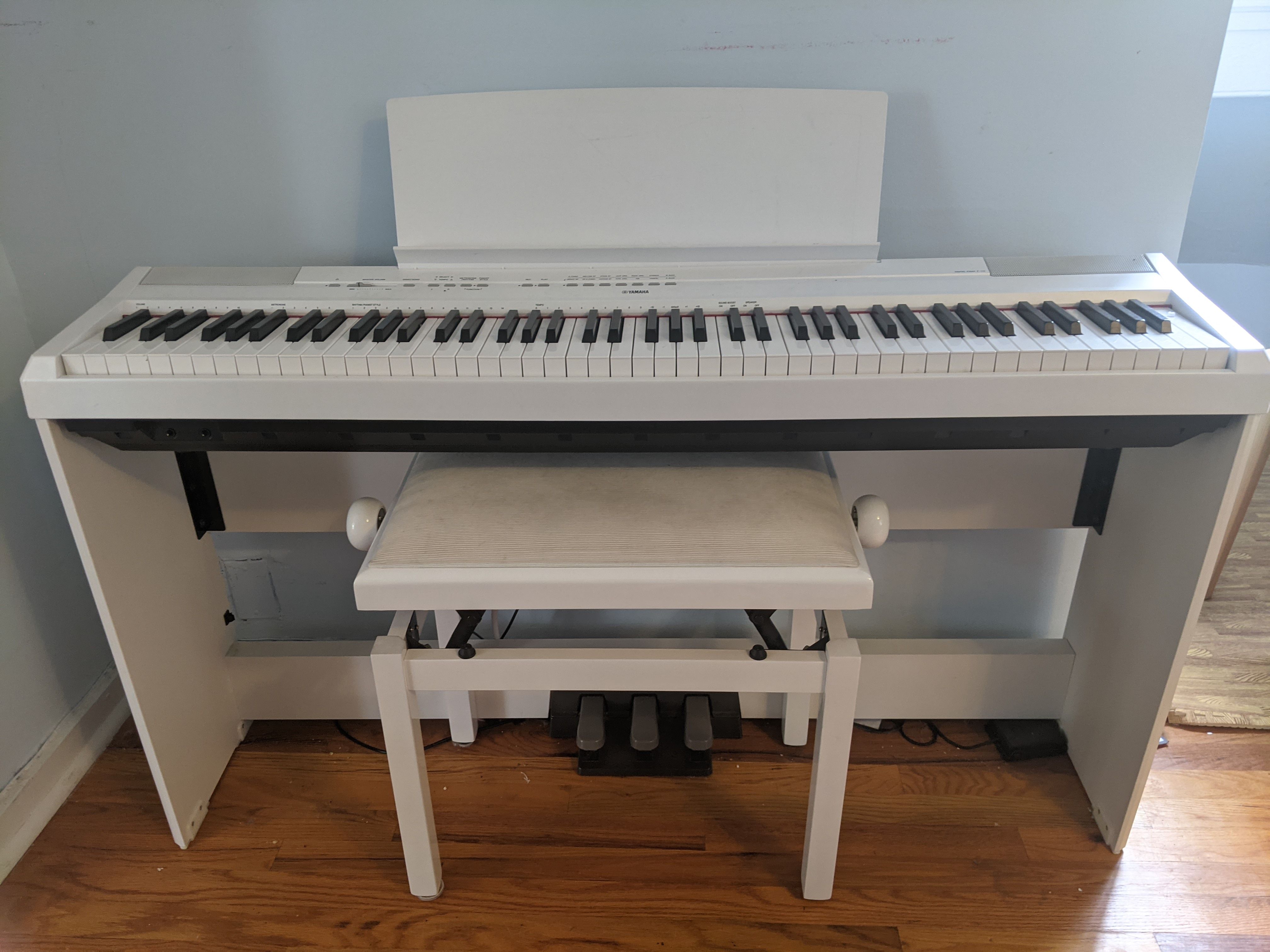 CUSTOMER WHITE PIANO thumbnail 2