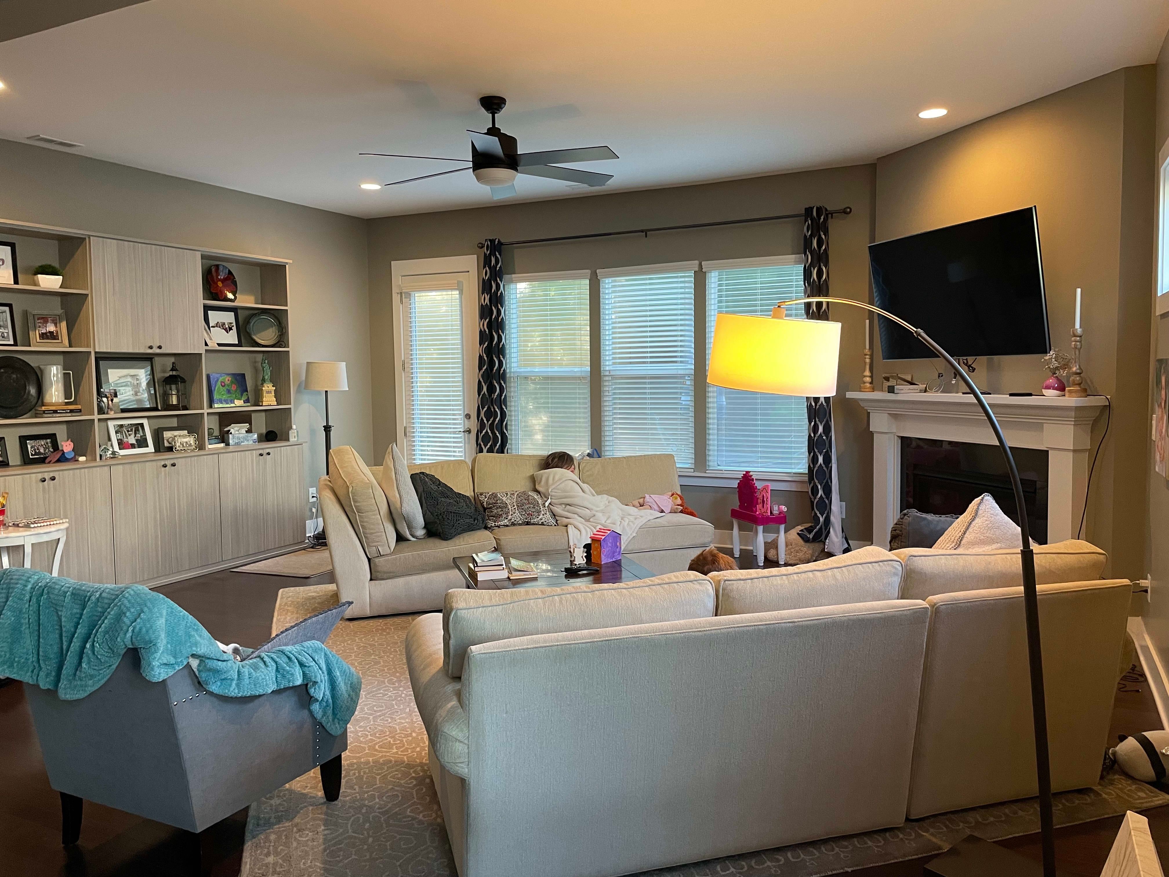 Customer Loveseat thumbnail 2