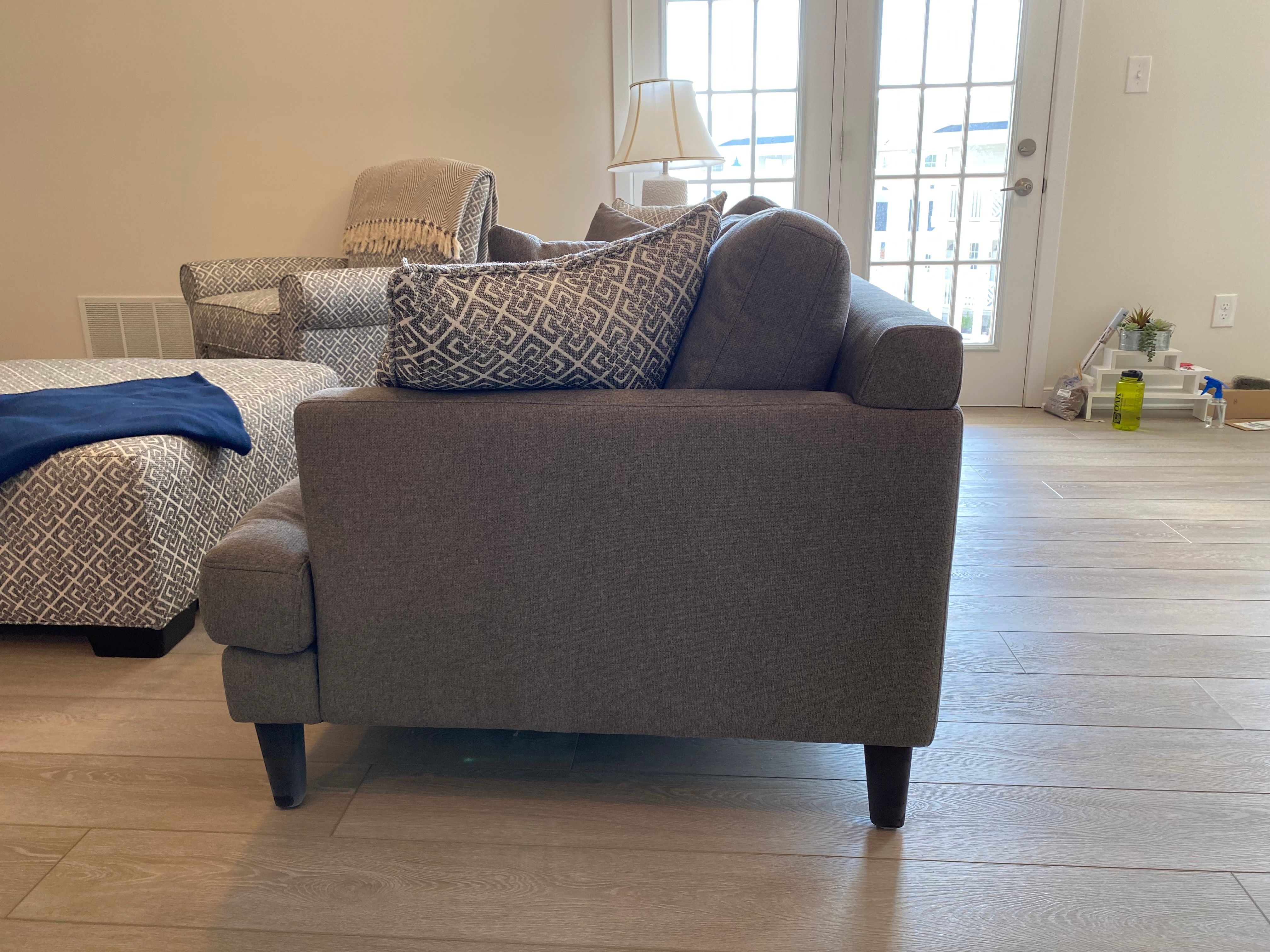 CUSTOMER COUCH thumbnail 4