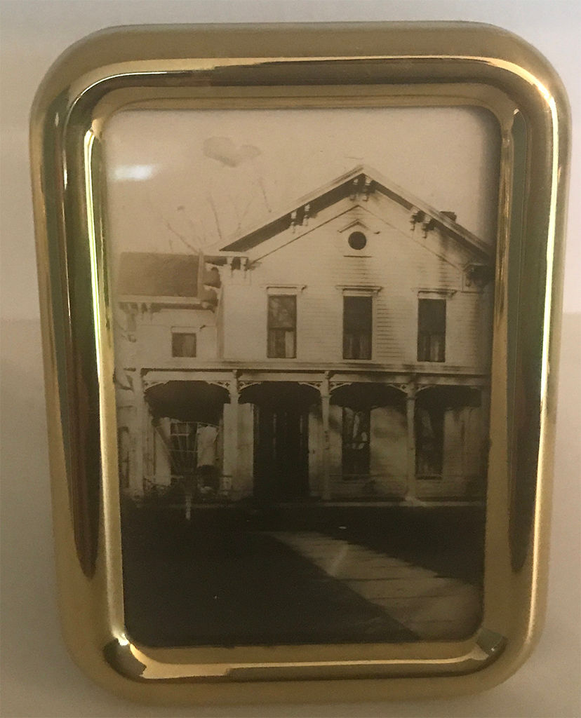 Customer Product Gold Frame with curved thumbnail 2