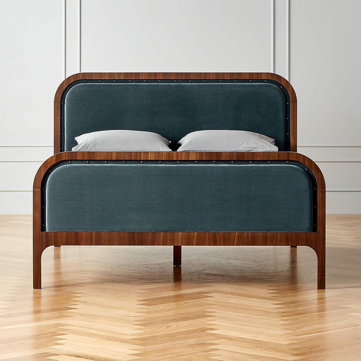 Irving Queen Nailhead Bed thumbnail 2