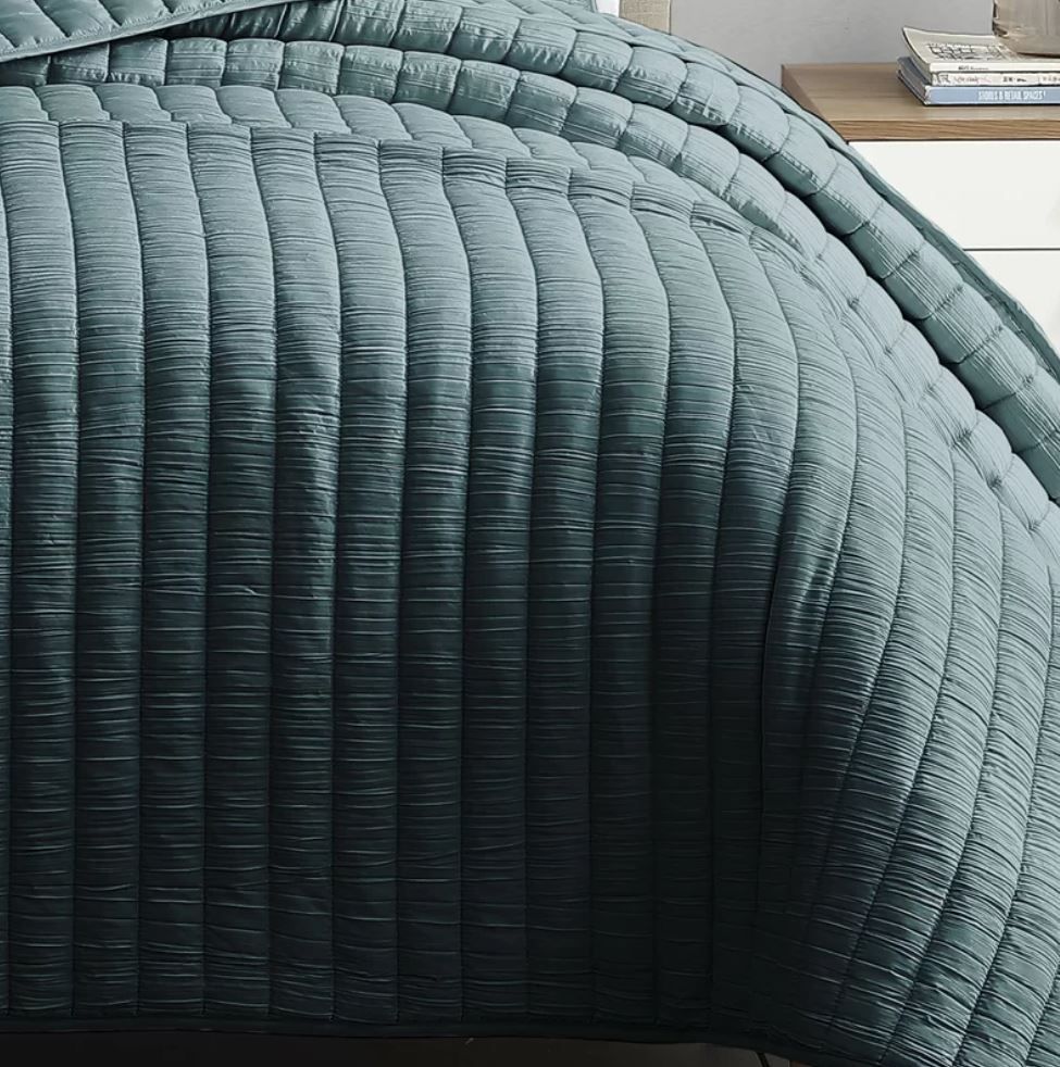 Seaforth Microfiber Reversible 3 Piece Quilt Set1 thumbnail 2