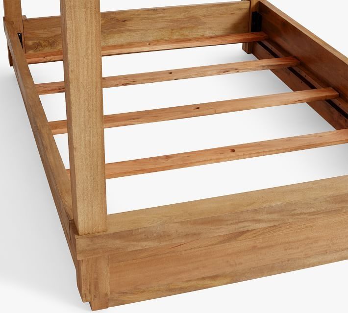 Oakleigh Canopy Bed thumbnail 6