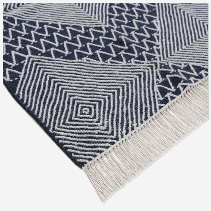 Traced Diamond Rug 2.5'x7' thumbnail 4
