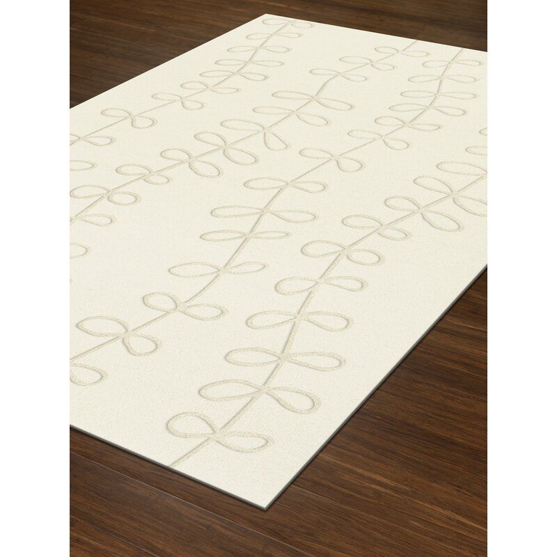 Queanna Floral Handmade Wool White Area Rug 5'x 8' thumbnail 2
