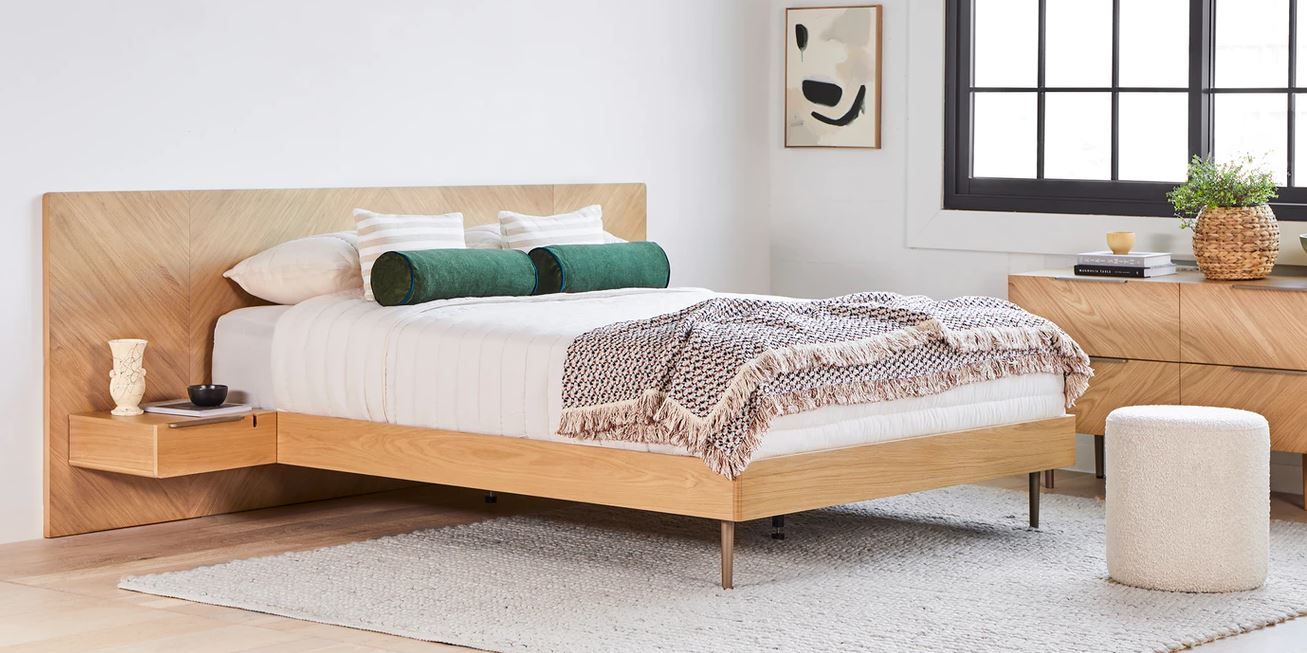 Nera Oak King Bed with Nightstands thumbnail 2