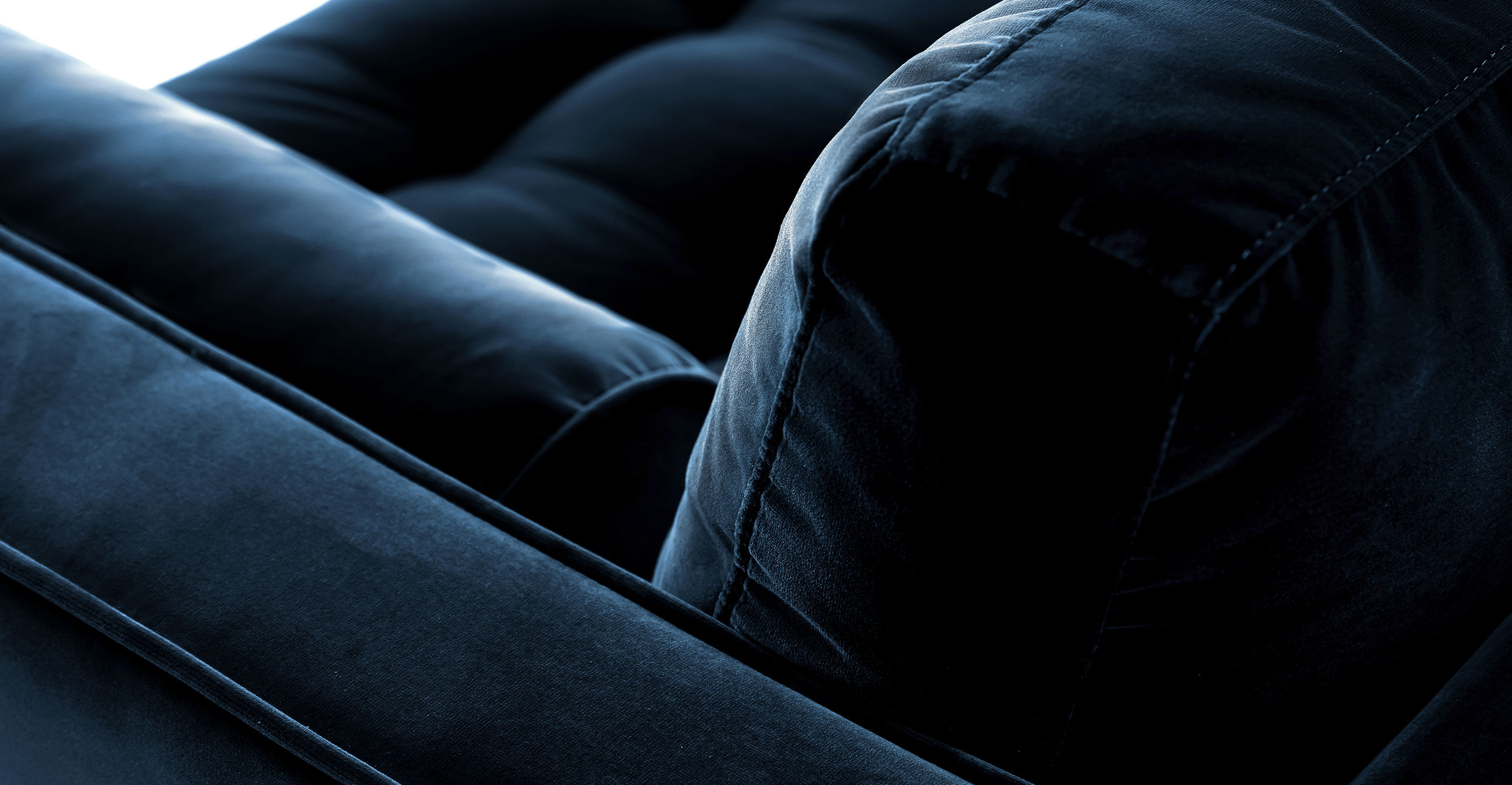 Sven Cascadia Blue Sofa thumbnail 5