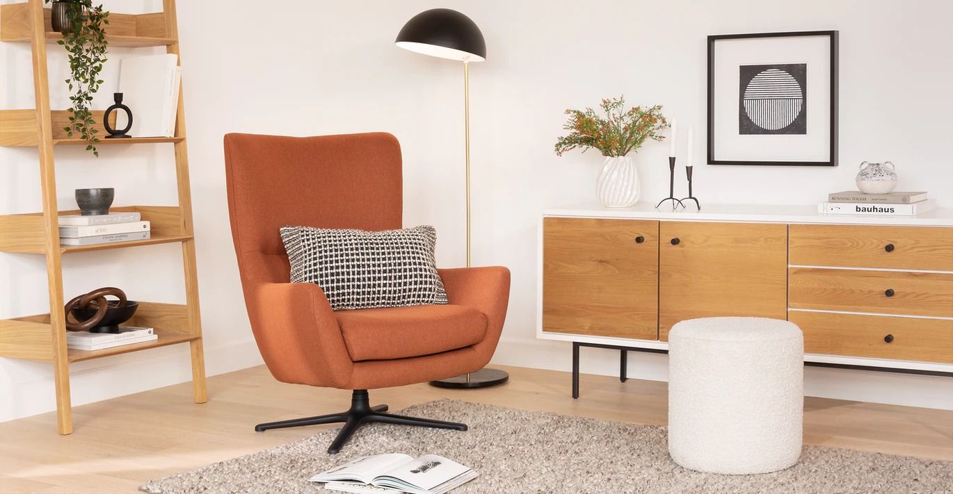 Agga Oriole Red Swivel Chair thumbnail 2