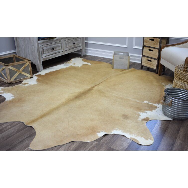 Freman Animal Print Handmade Cowhide Beige Area Rug 5'x6'6'' thumbnail 3