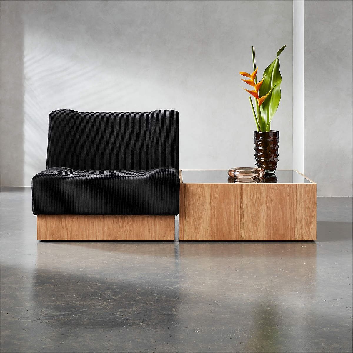 Vaneri Wood Corner Table thumbnail 2
