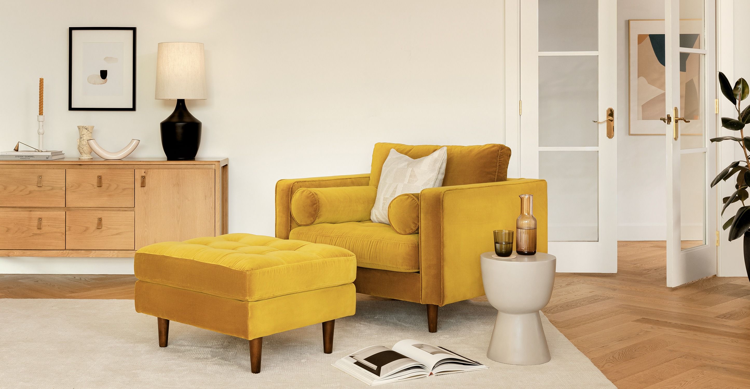 Sven Yarrow Gold Chair thumbnail 2