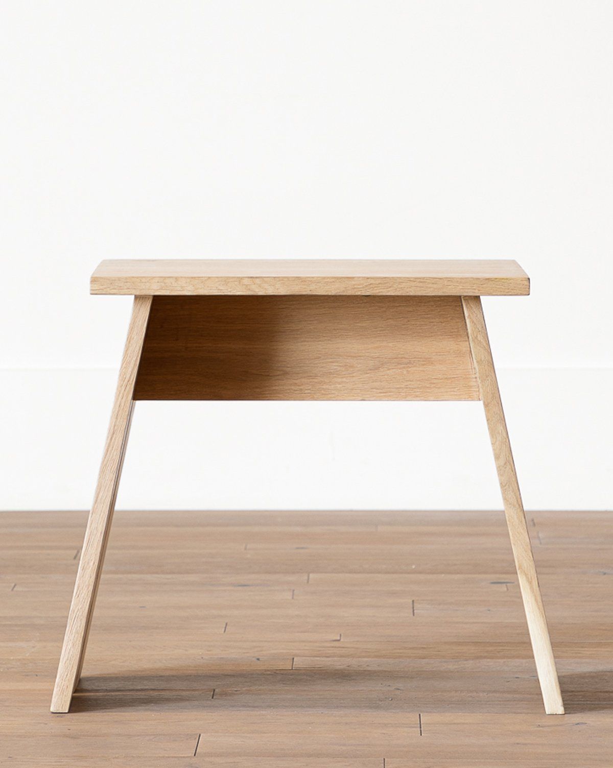 Oak Side Table thumbnail 3