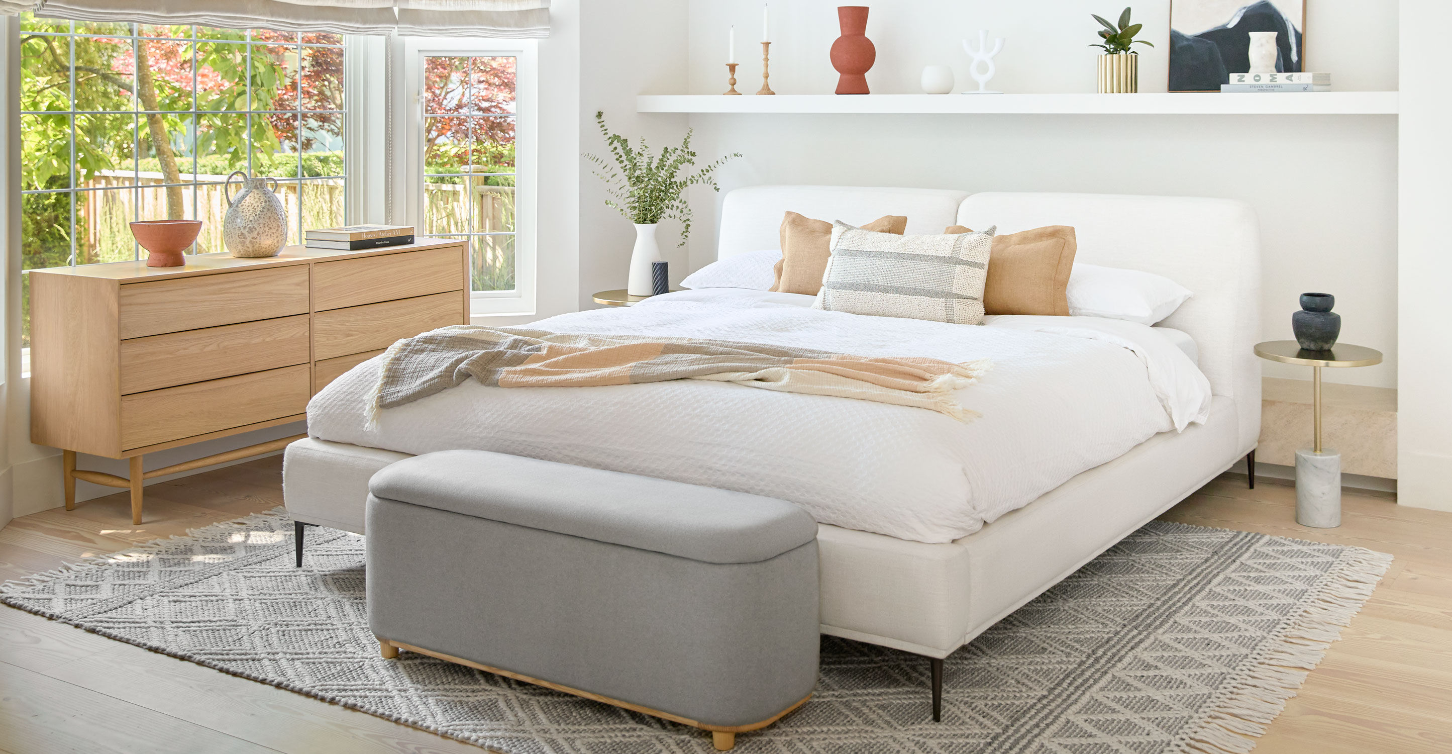 Abisko Quartz White Bed King thumbnail 2