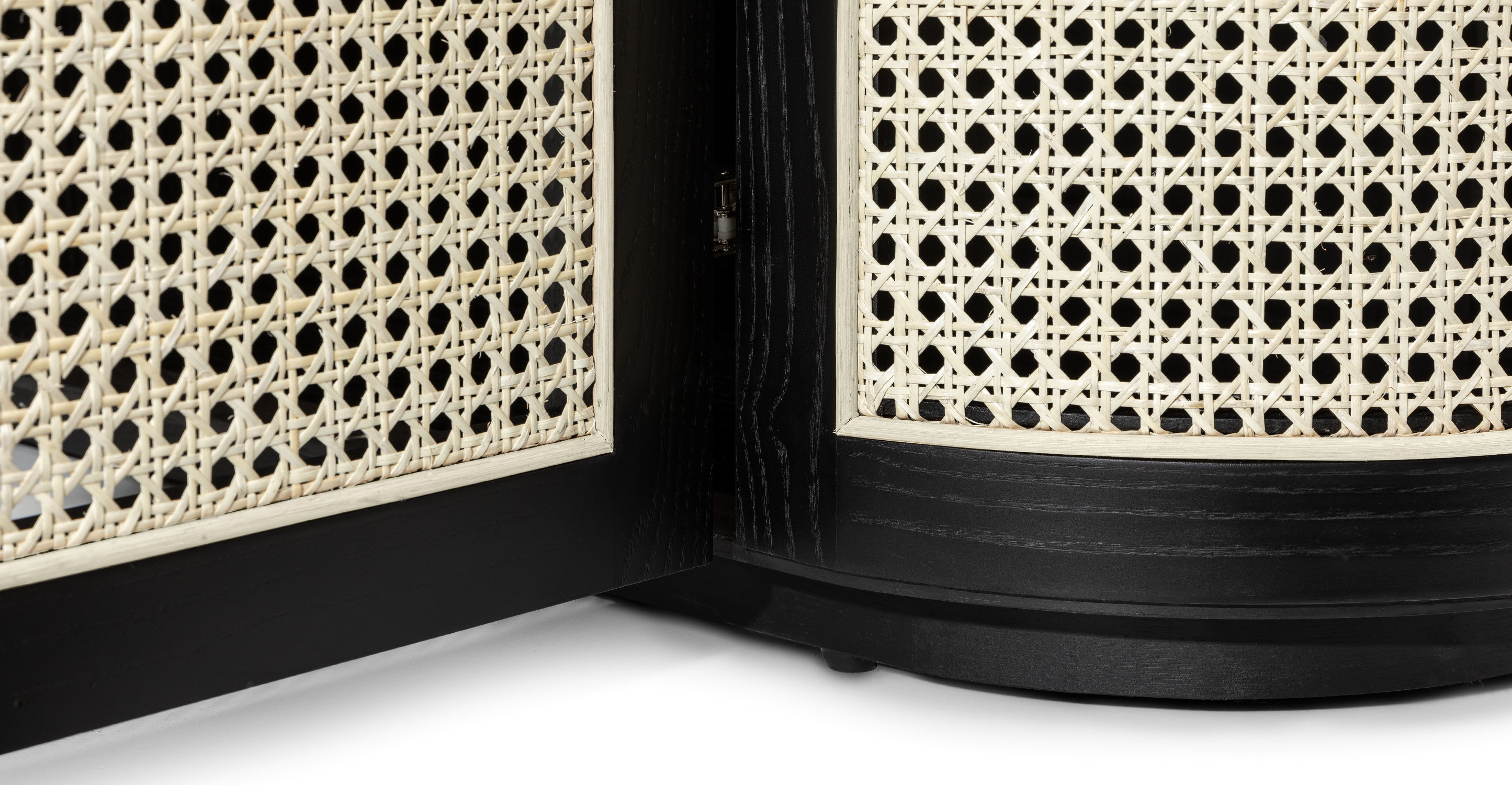 Candra Black Media Unit thumbnail 7