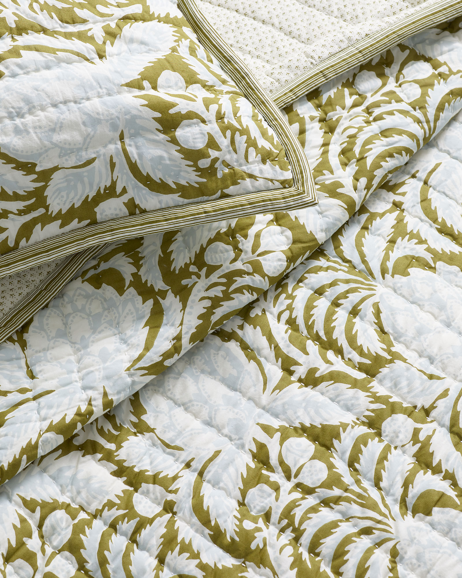 Artichoke Quilted Shams With Insert-20"x36" thumbnail 3