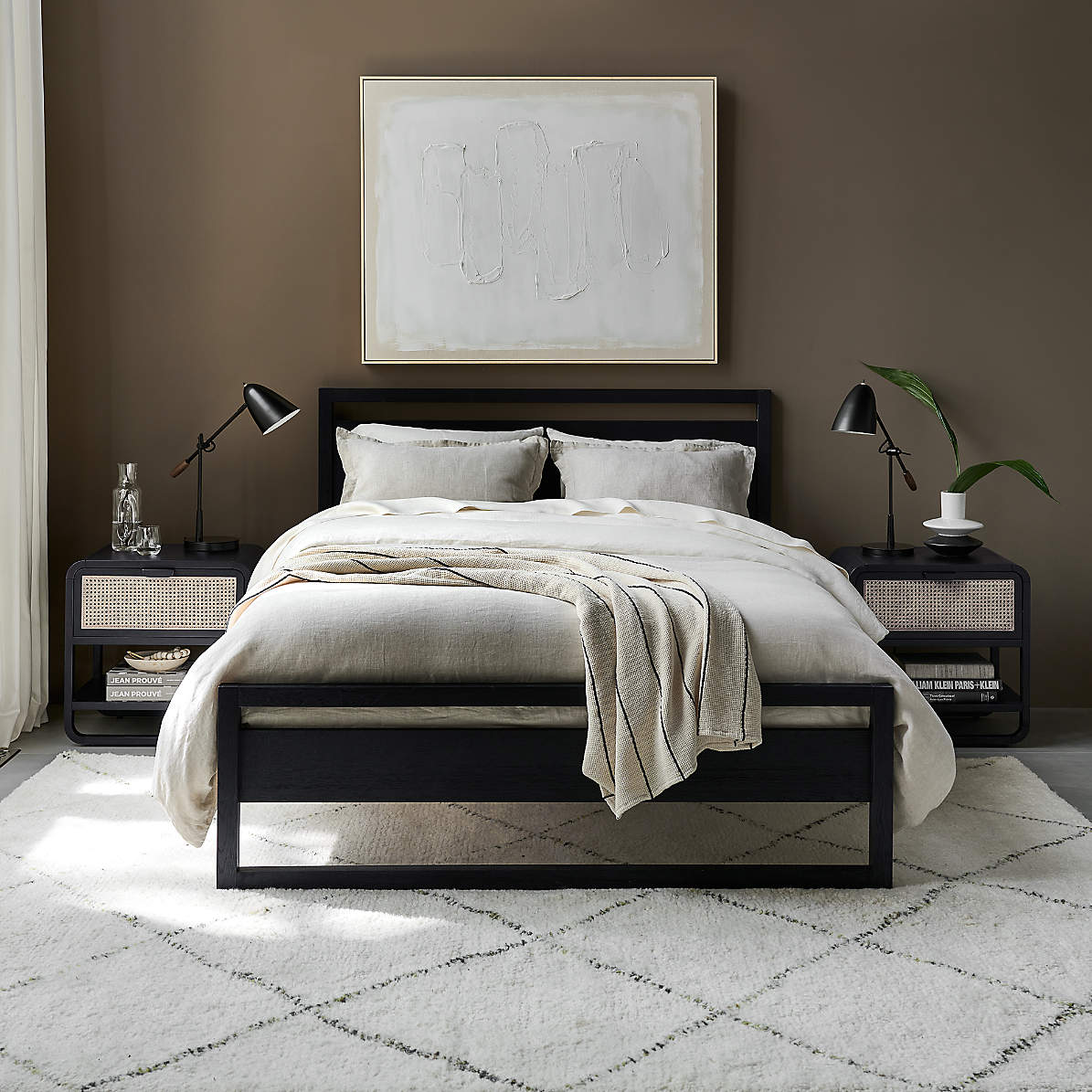 Linea Black Bed-Queen thumbnail 6