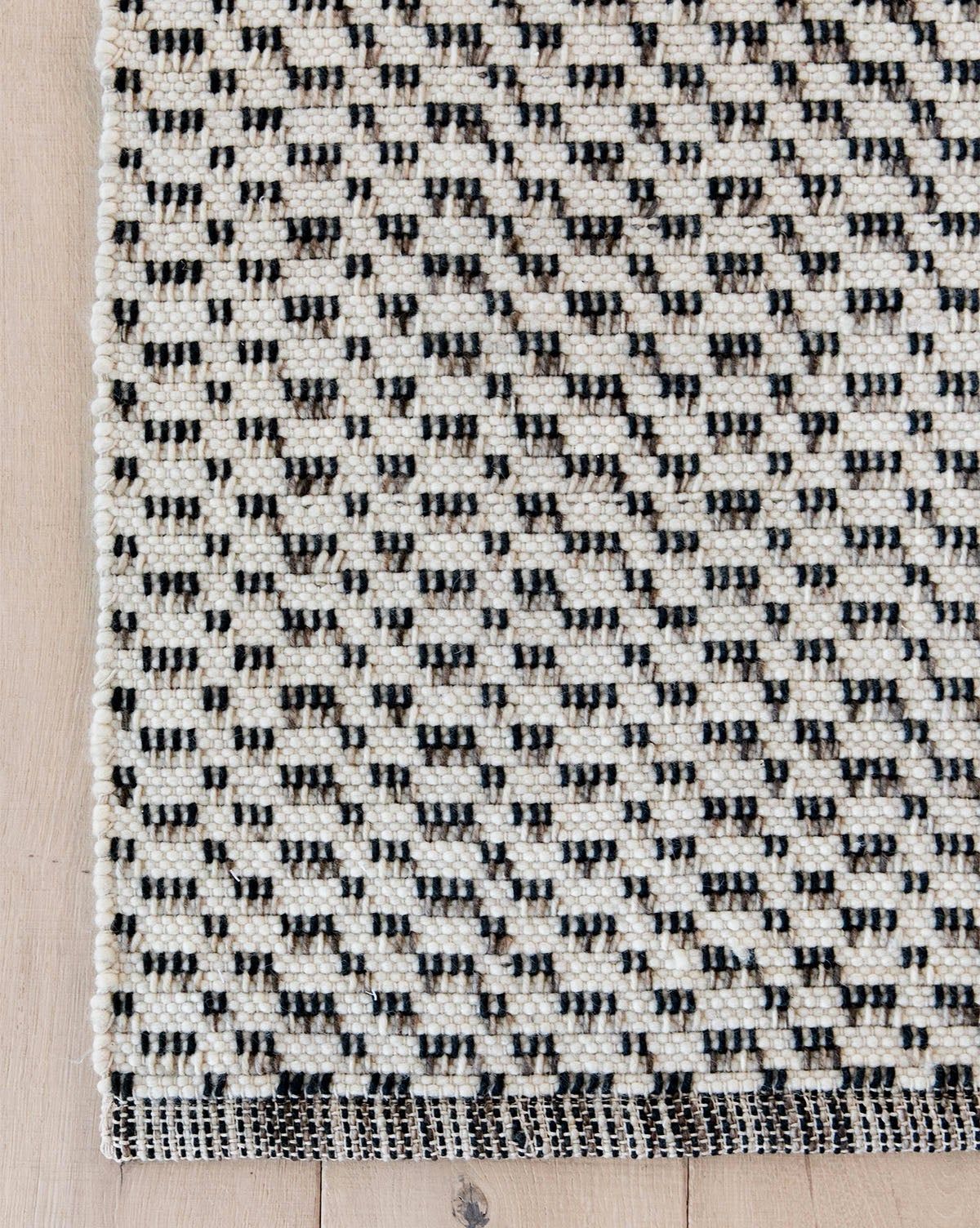 James Rug-8'x10' thumbnail 3
