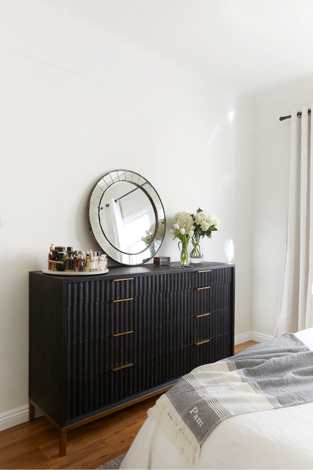 Elyza 8 Drawer Double Dresser thumbnail 7