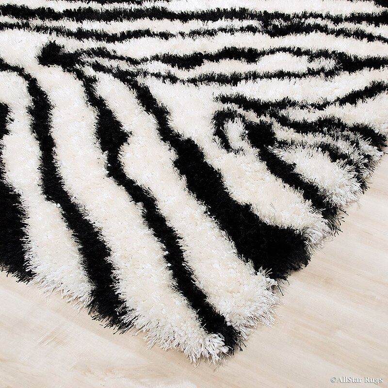 Franzen Animal Print Tufted Black Bright White Area Rug 4'11"x7' thumbnail 3
