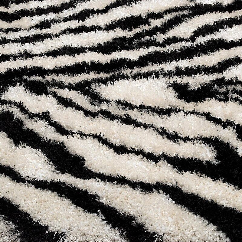 Franzen Animal Print Tufted Black Bright White Area Rug 4'11"x7' thumbnail 4