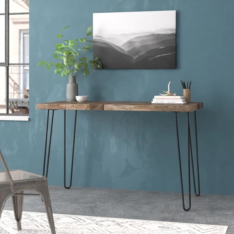Ali Desk thumbnail 2