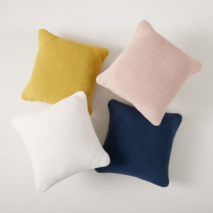 Tufted Circle Pillow with Insert-20"x20" thumbnail 2