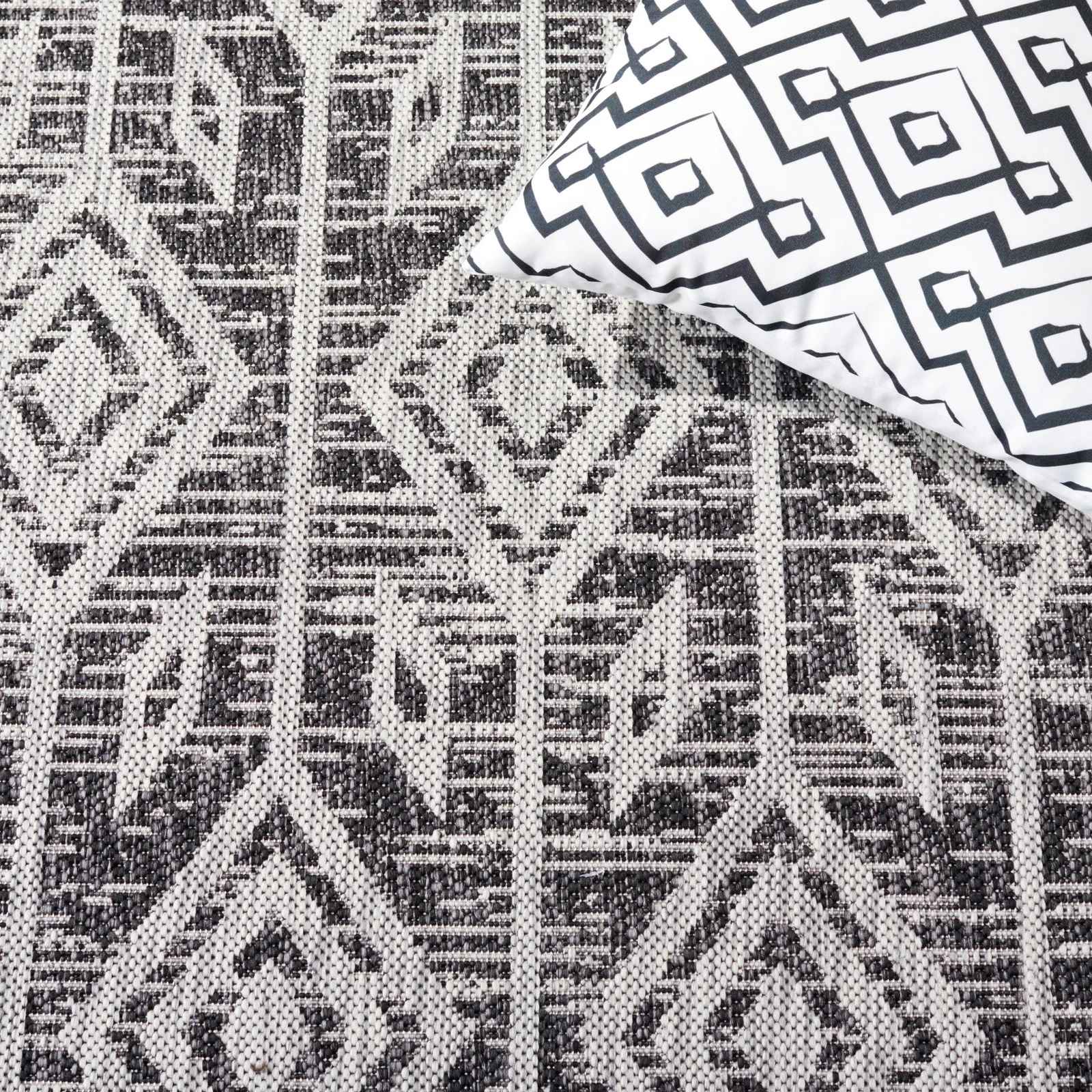 Estaugh Ikat Area Rug-8'x10' thumbnail 3