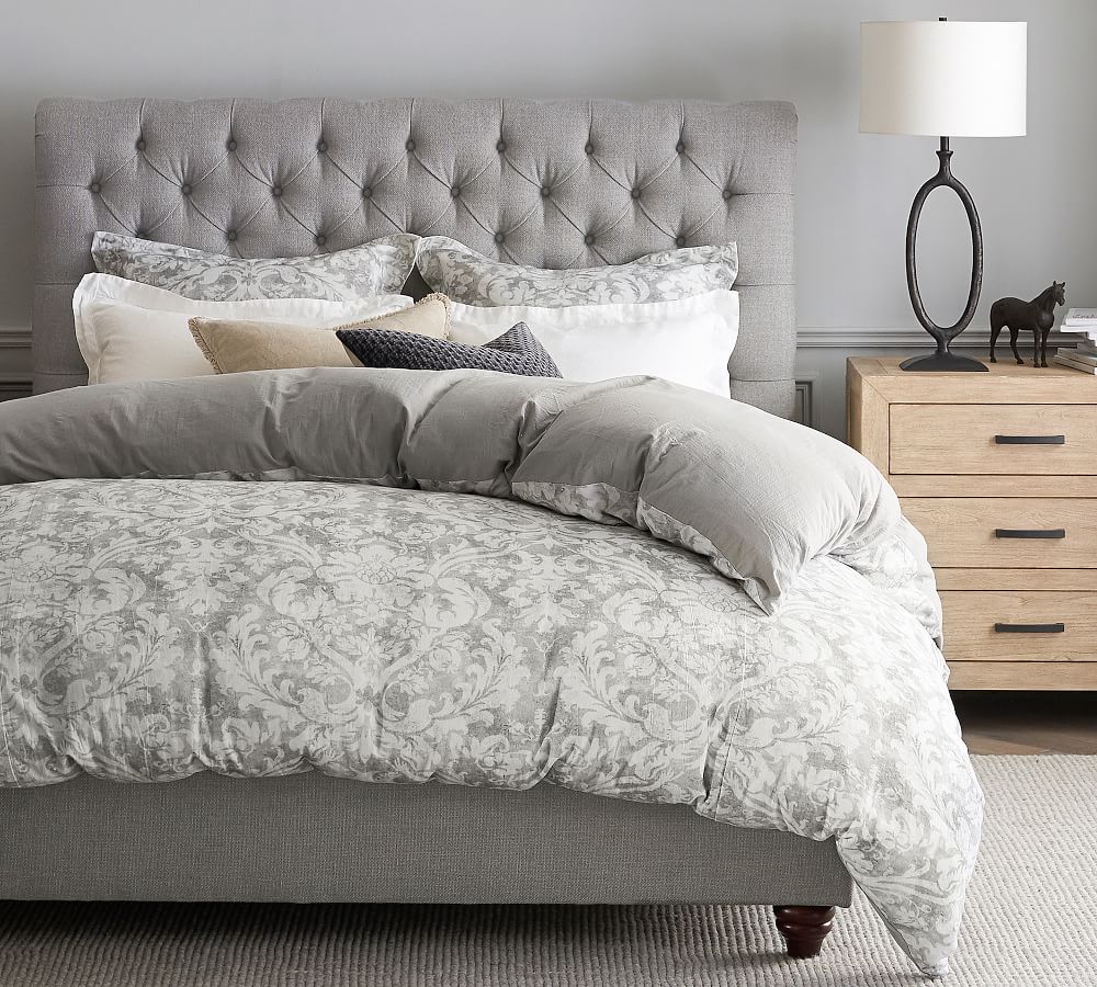 Chesterfield Tufted Upholstered Bed - King thumbnail 2
