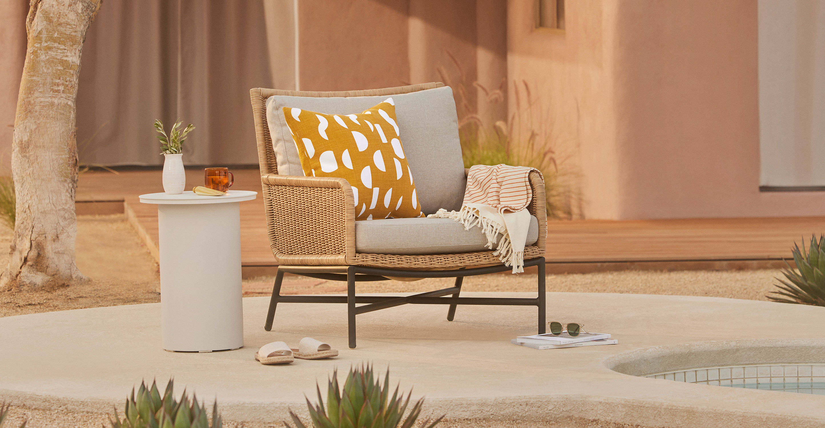 Vardo Oyster White Side Table thumbnail 2