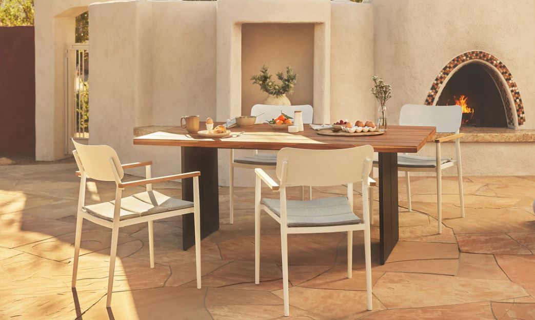 Neuhove Dining Table thumbnail 2