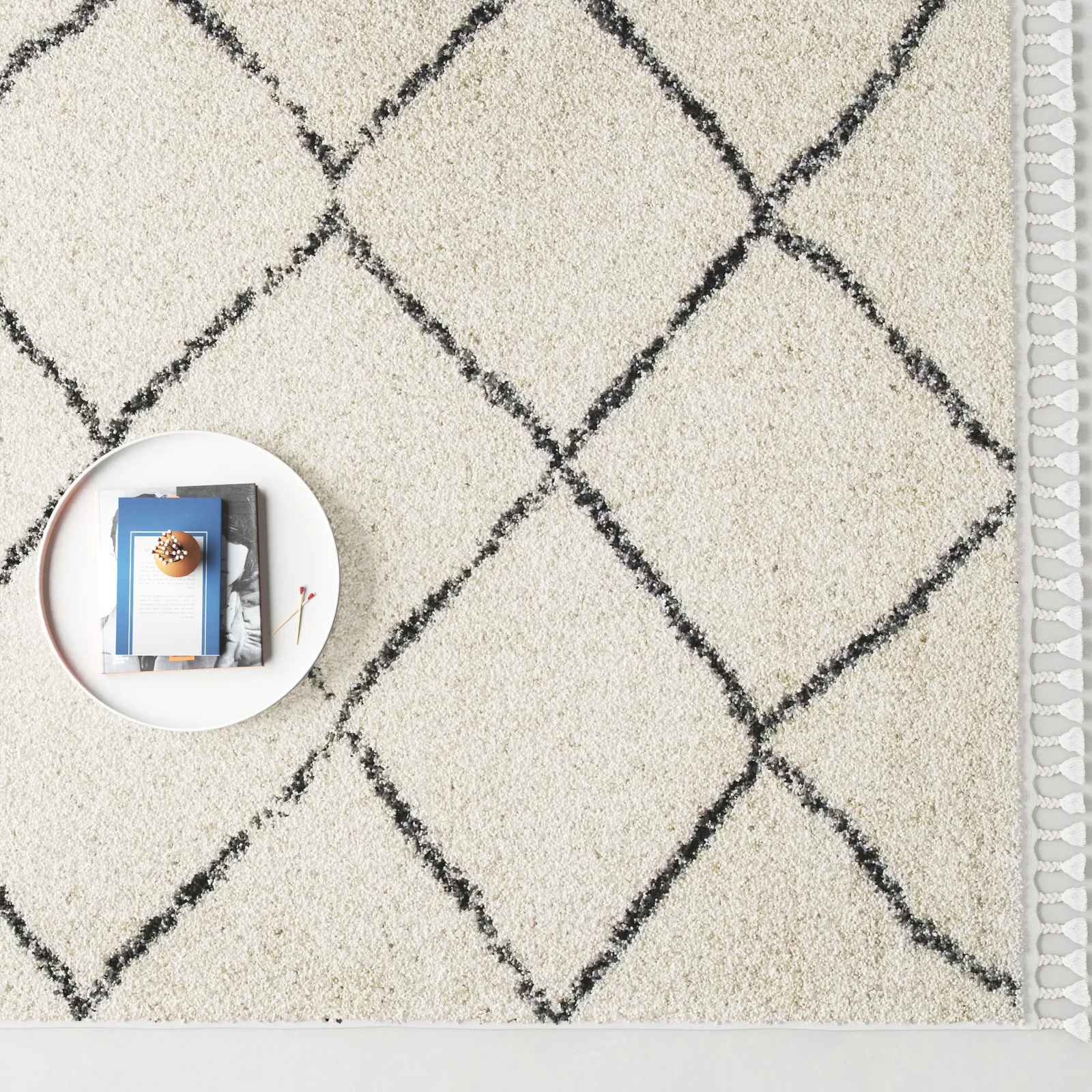 Stalcup Off White Area Rug-9'2x12' thumbnail 4