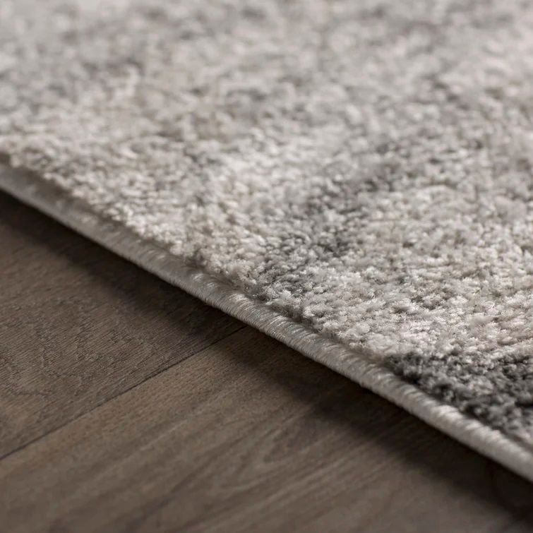 Amii Geometric Area Rug in Gray-5'x8' thumbnail 4