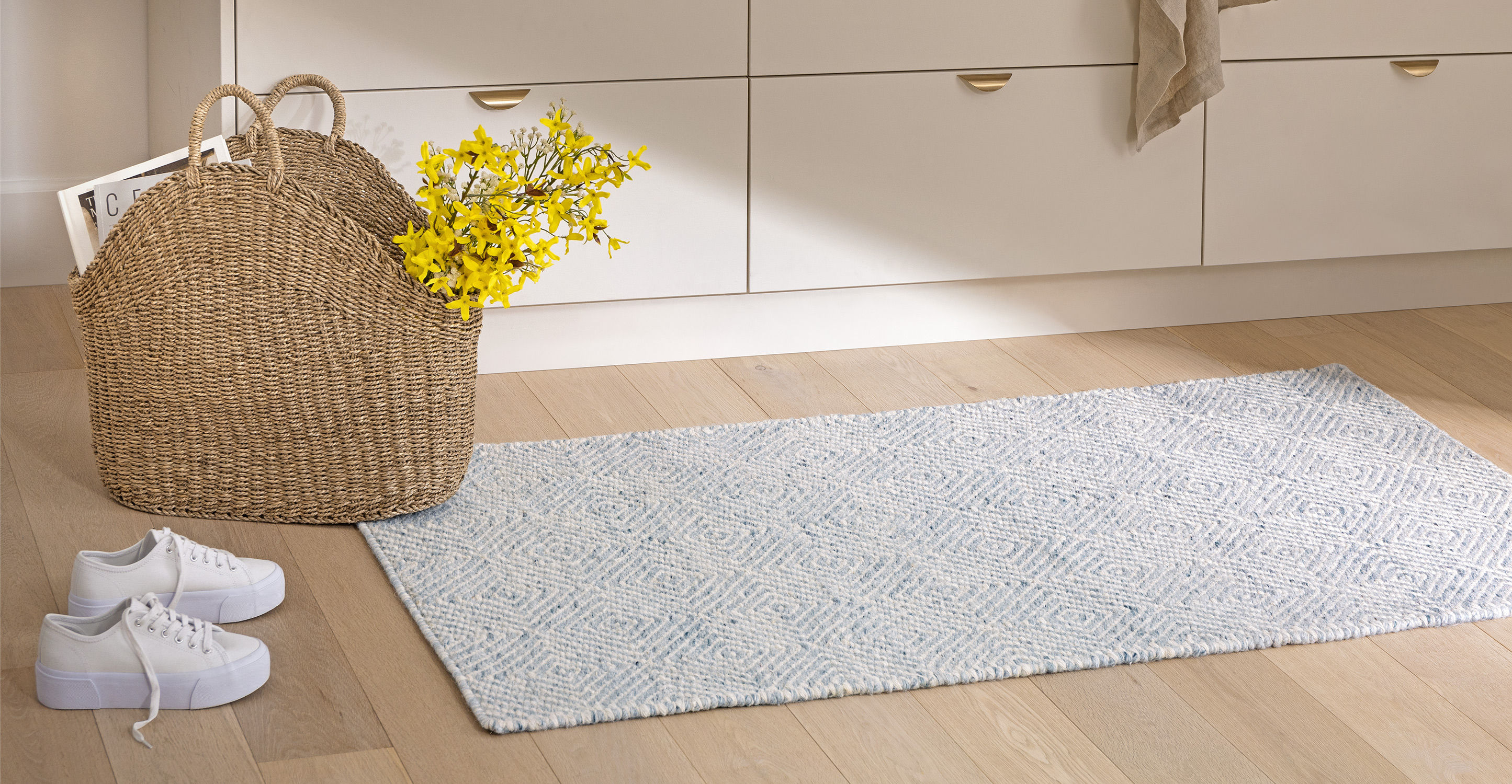 Bovi Pearl Blue Runner 2'5"x5' thumbnail 2